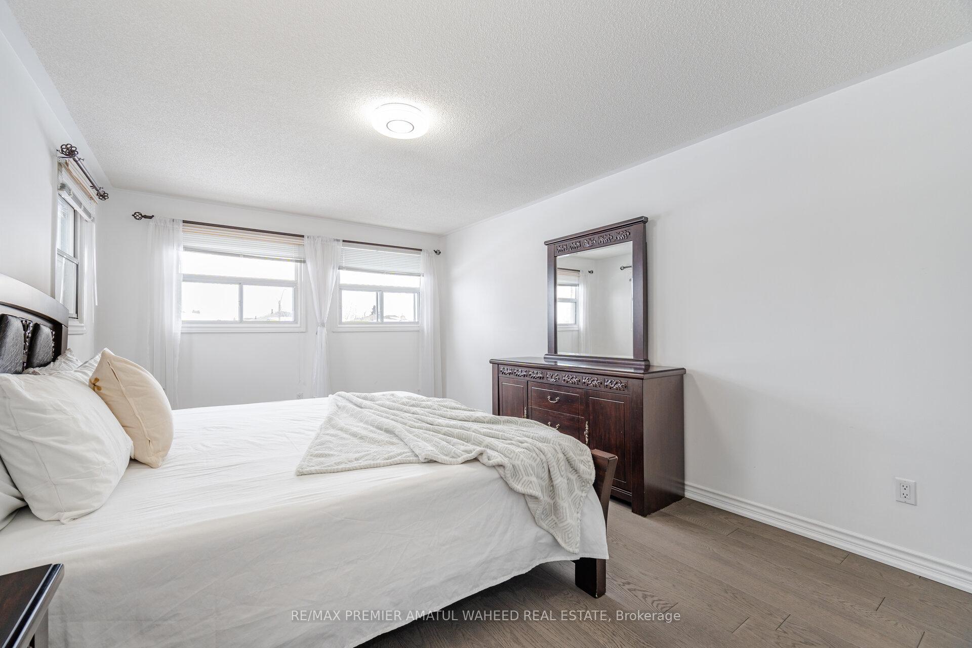 Photo 31 of 166 Killian Road, Vaughan, Maple — HOMEH