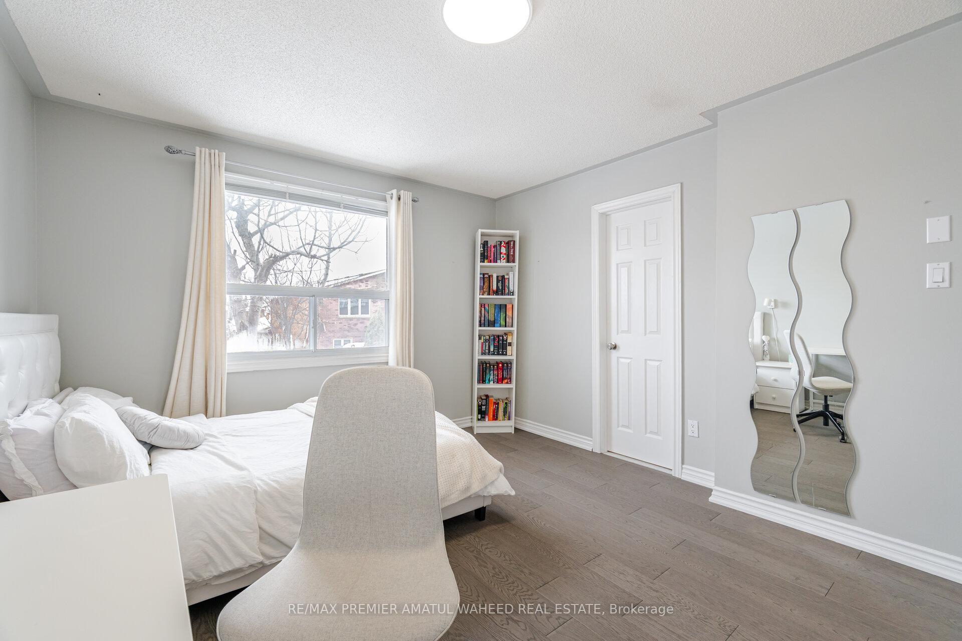 Photo 14 of 166 Killian Road, Vaughan, Maple — HOMEH