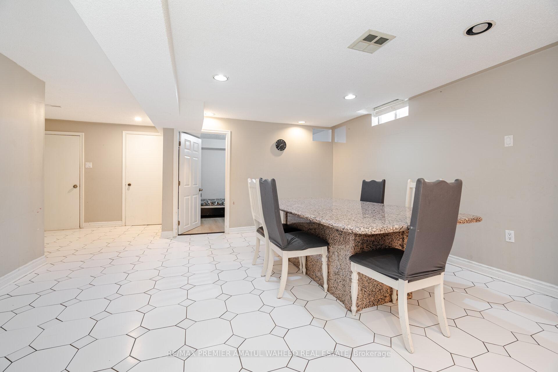 Photo 29 of 166 Killian Road, Vaughan, Maple — HOMEH