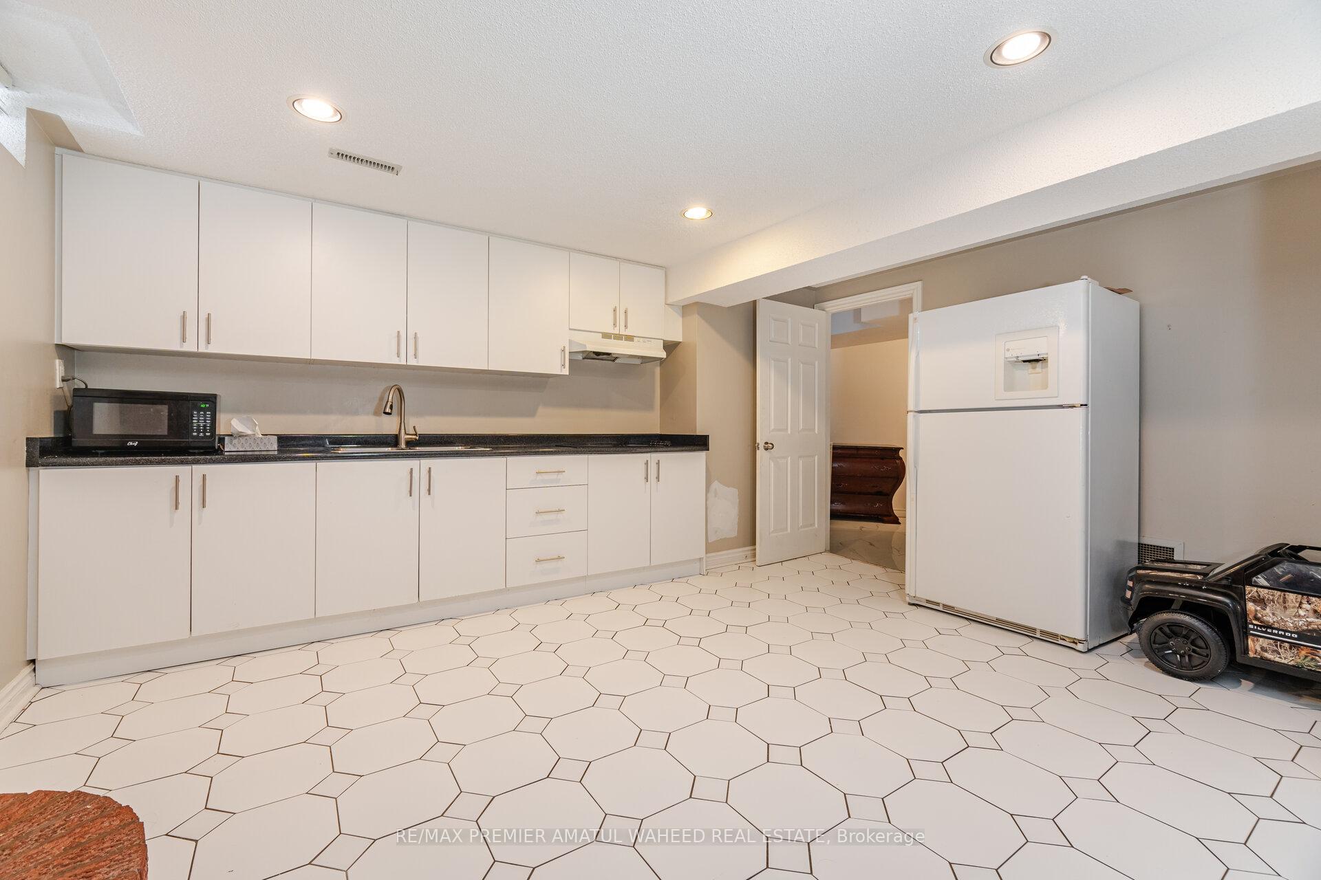 Photo 47 of 166 Killian Road, Vaughan, Maple — HOMEH