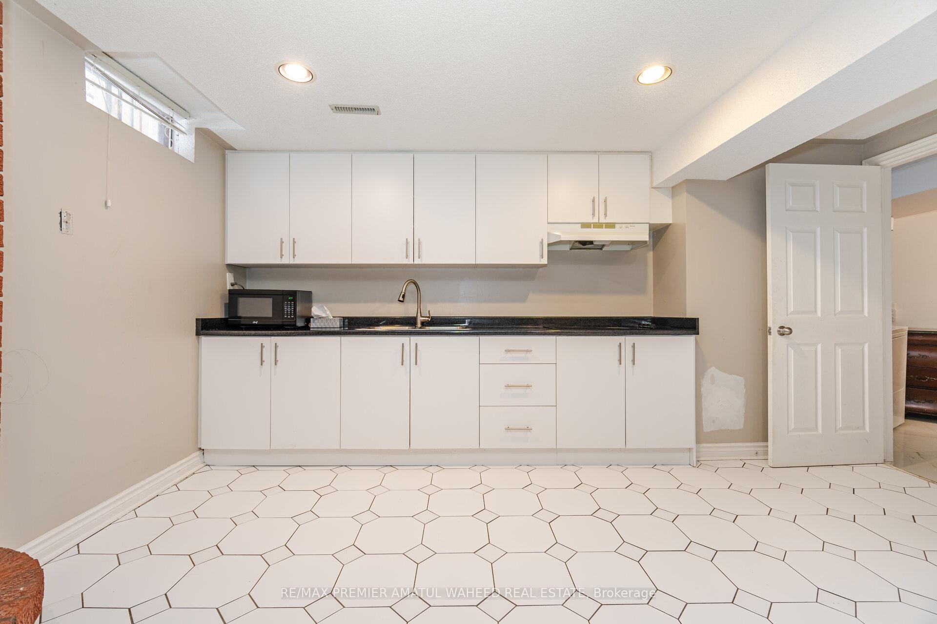 Photo 30 of 166 Killian Road, Vaughan, Maple — HOMEH