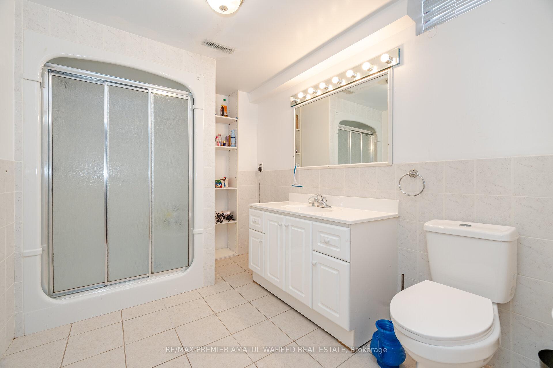 Photo 37 of 166 Killian Road, Vaughan, Maple — HOMEH