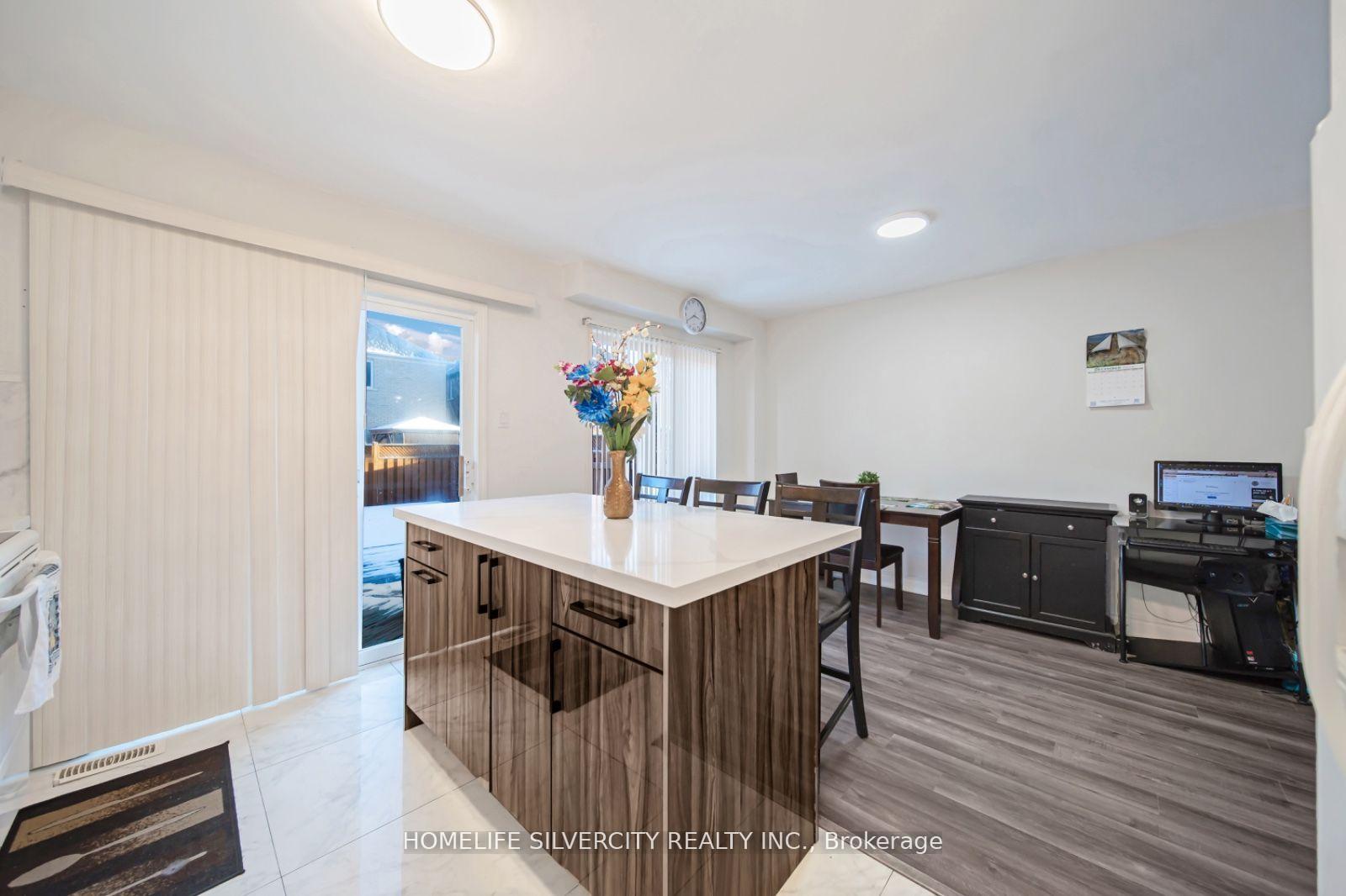 Photo 2 of 63 Olympia Crescent, Brampton, Fletcher's Meadow — HOMEH