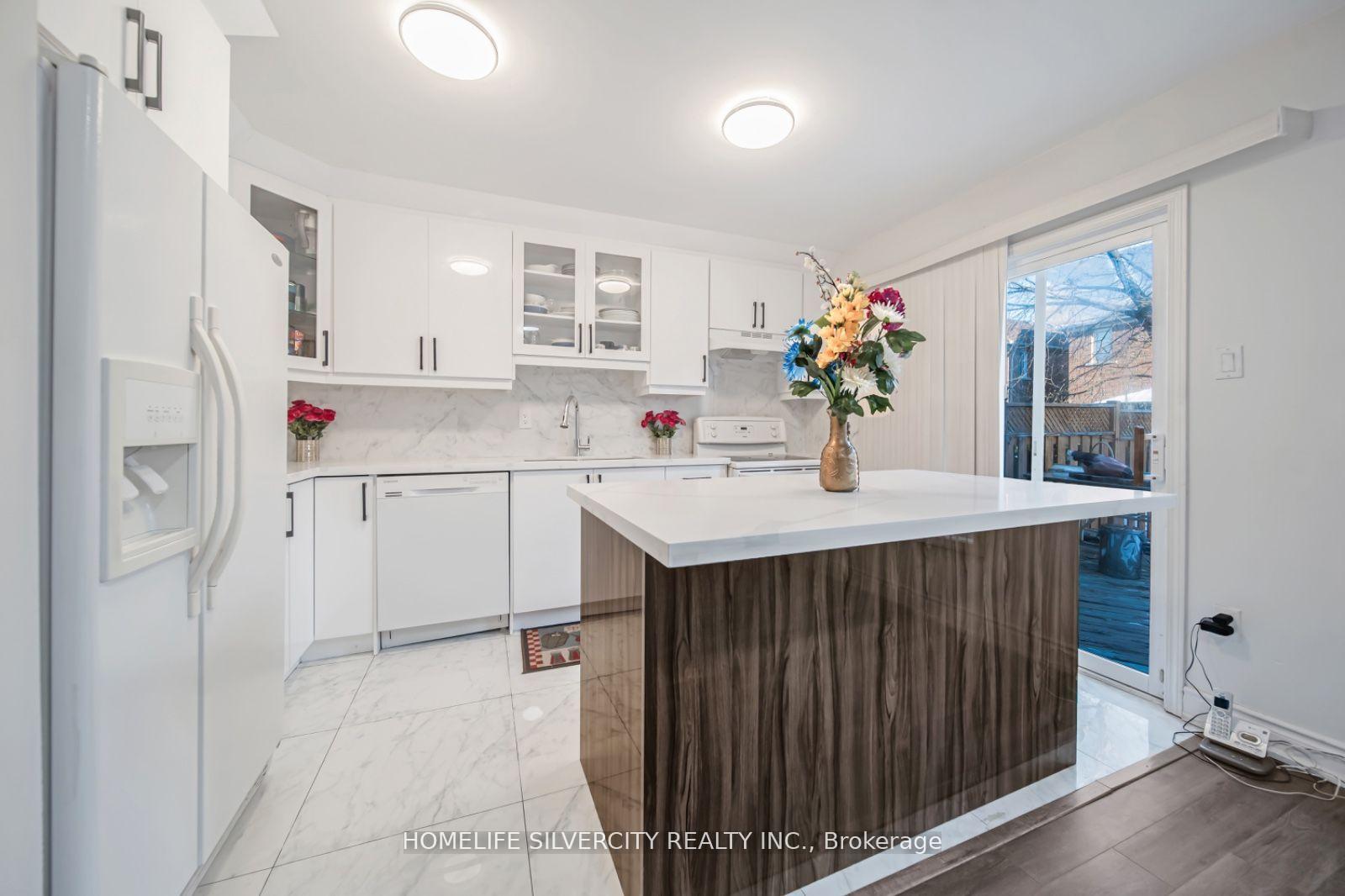 Photo 6 of 63 Olympia Crescent, Brampton, Fletcher's Meadow — HOMEH