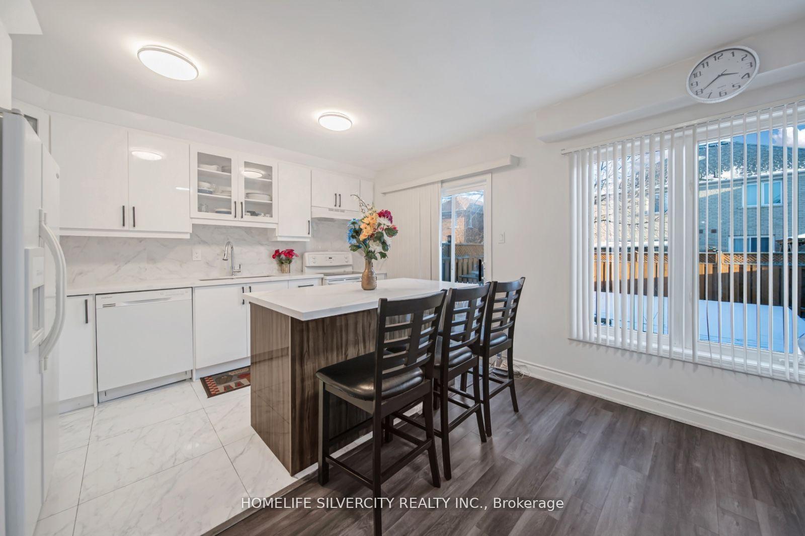 Photo 9 of 63 Olympia Crescent, Brampton, Fletcher's Meadow — HOMEH