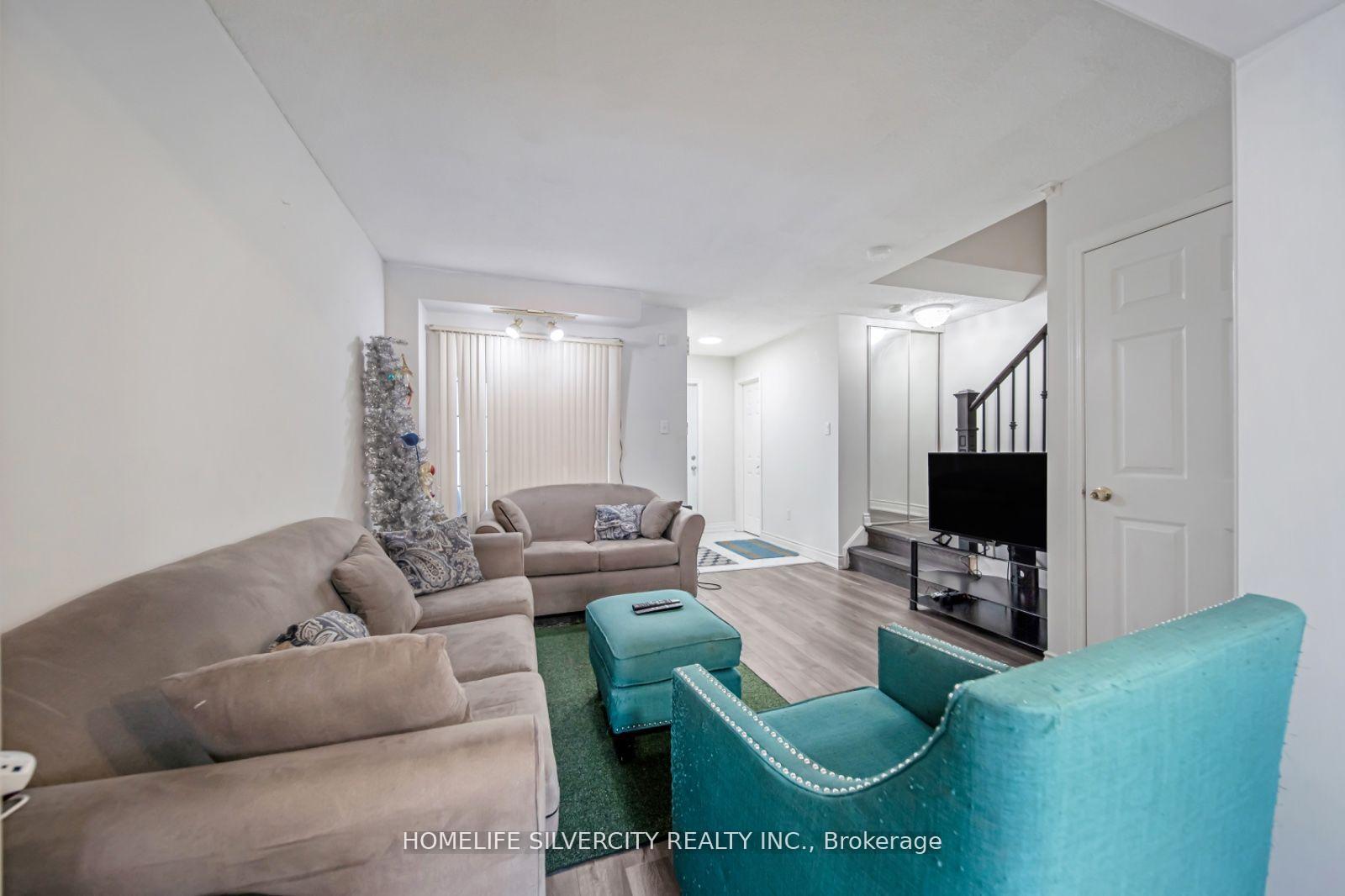 Photo 10 of 63 Olympia Crescent, Brampton, Fletcher's Meadow — HOMEH