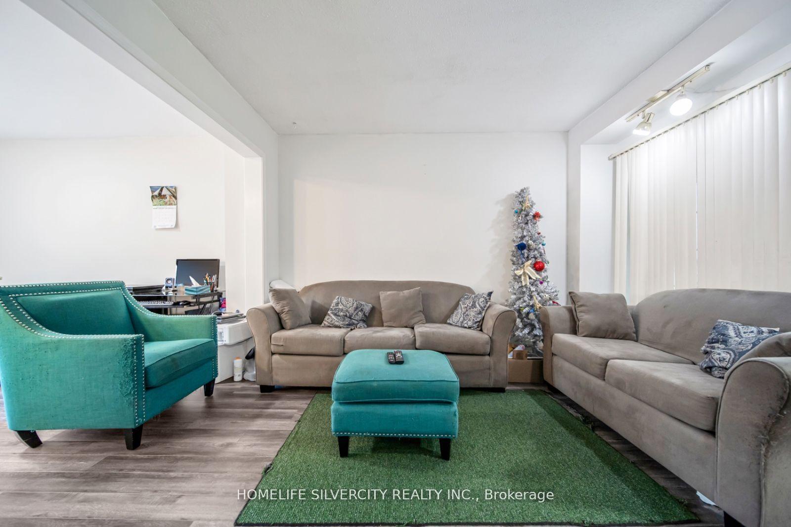 Photo 12 of 63 Olympia Crescent, Brampton, Fletcher's Meadow — HOMEH