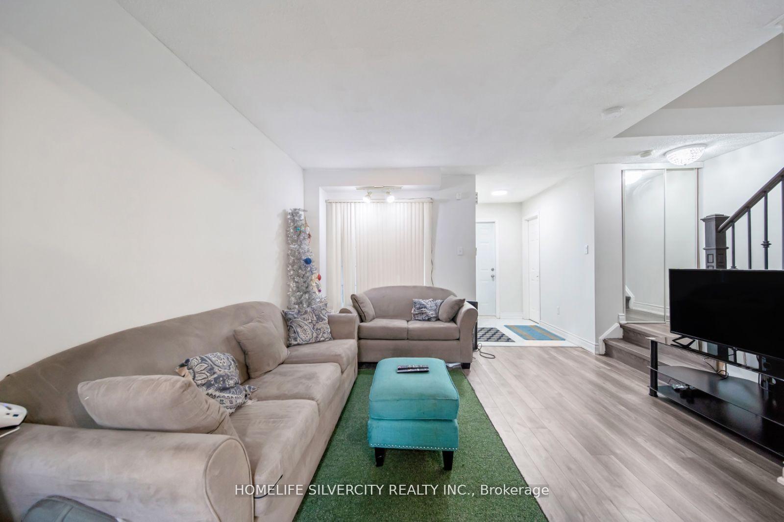 Photo 17 of 63 Olympia Crescent, Brampton, Fletcher's Meadow — HOMEH
