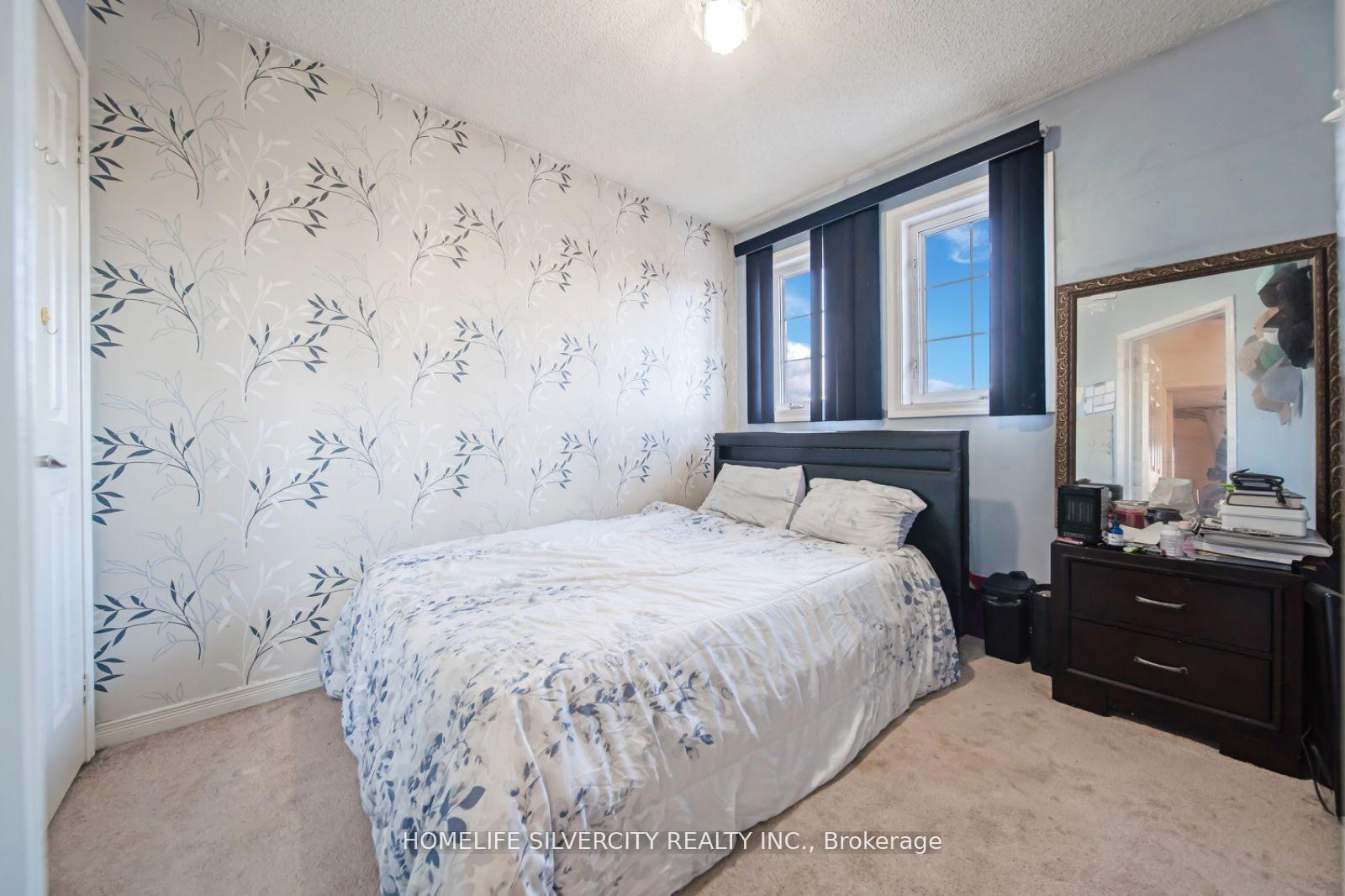 Photo 19 of 63 Olympia Crescent, Brampton, Fletcher's Meadow — HOMEH