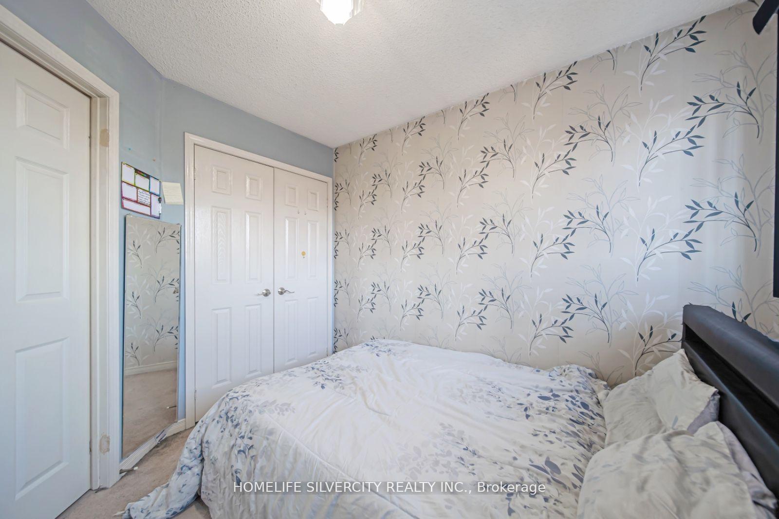Photo 18 of 63 Olympia Crescent, Brampton, Fletcher's Meadow — HOMEH