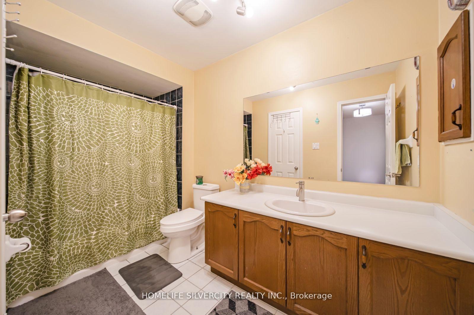 Photo 21 of 63 Olympia Crescent, Brampton, Fletcher's Meadow — HOMEH