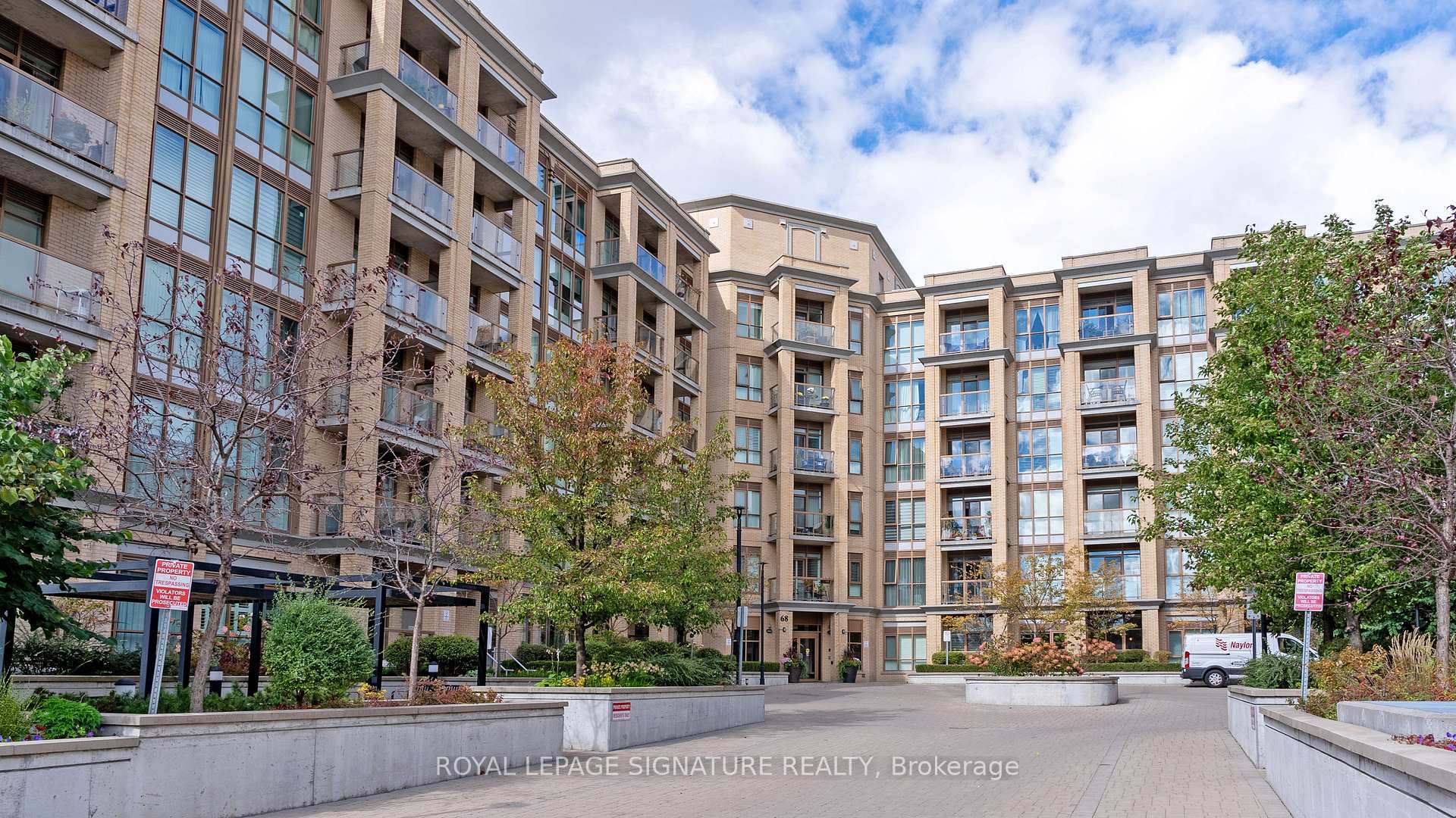 Photo 3 of Unit 304, 68 Main Street N, Markham, Old Markham Village — HOMEH