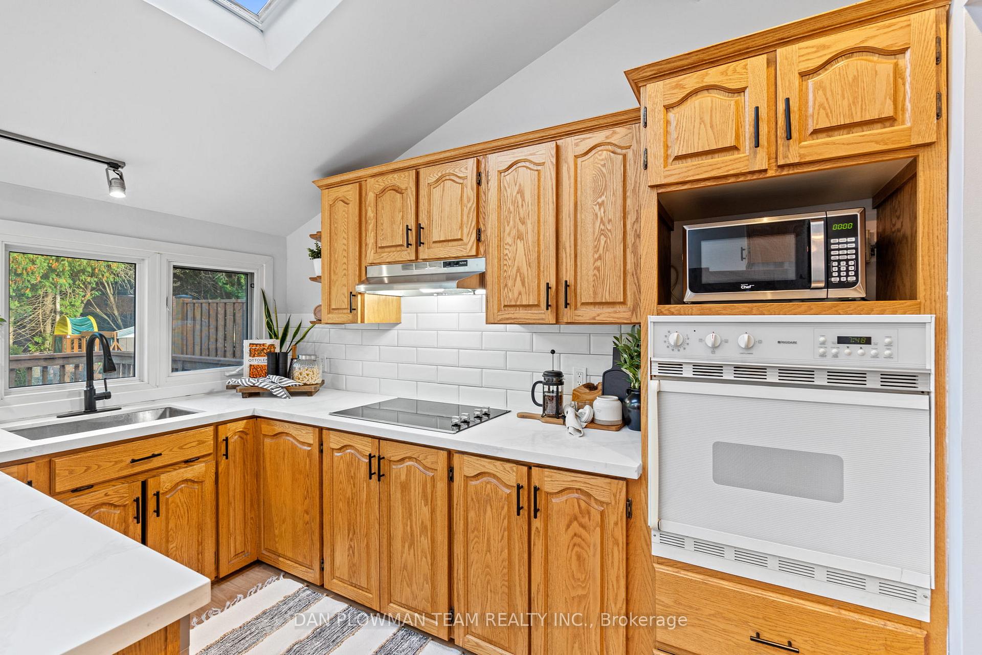 Photo 15 of 314 Dickens Drive, Oshawa, Eastdale — HOMEH