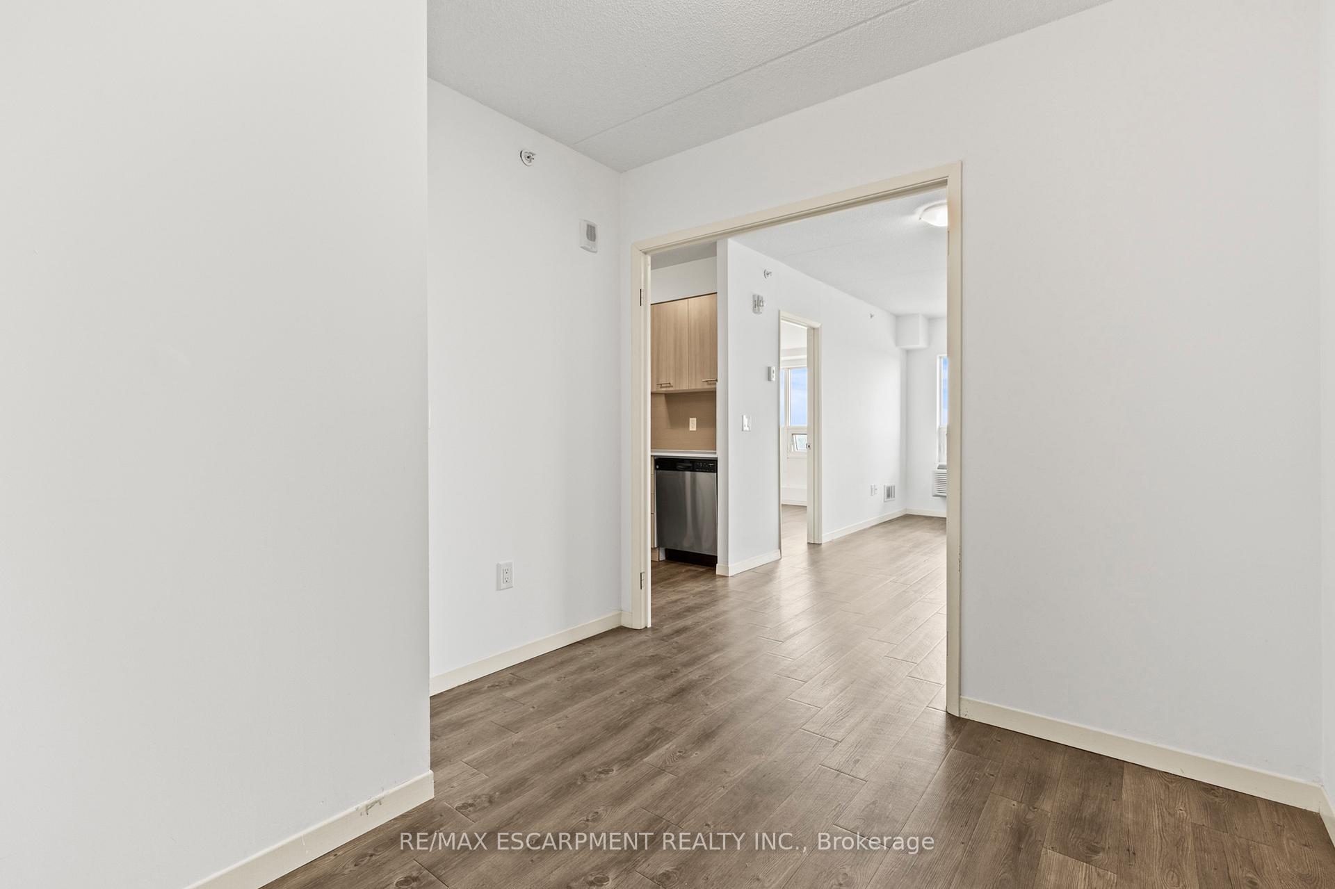 Photo 9 of Unit 1104, 220 Cannon Street E, Hamilton, Beasley — HOMEH