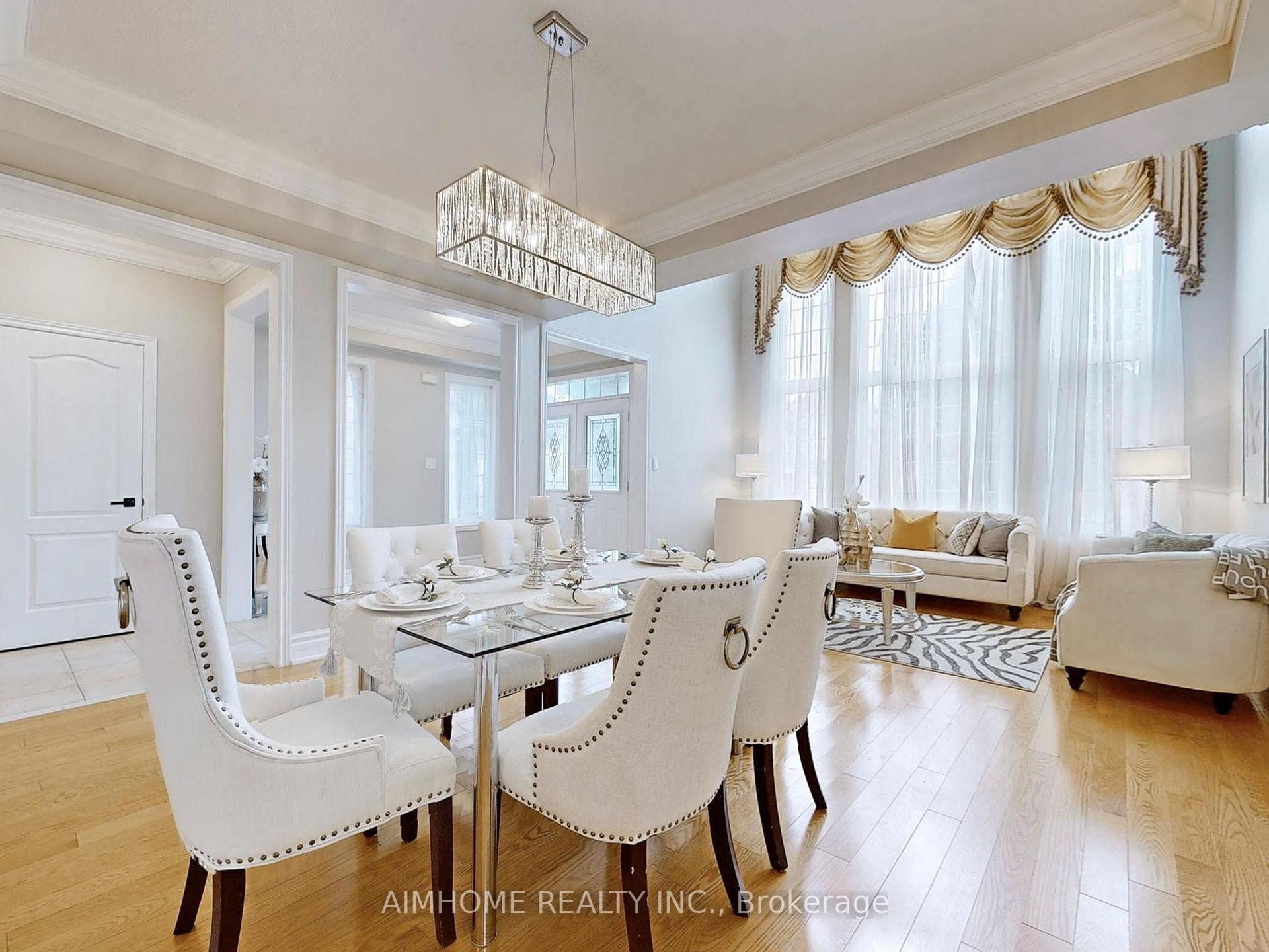 Photo 3 of 98 Ames Crescent, Aurora, Bayview Northeast — HOMEH