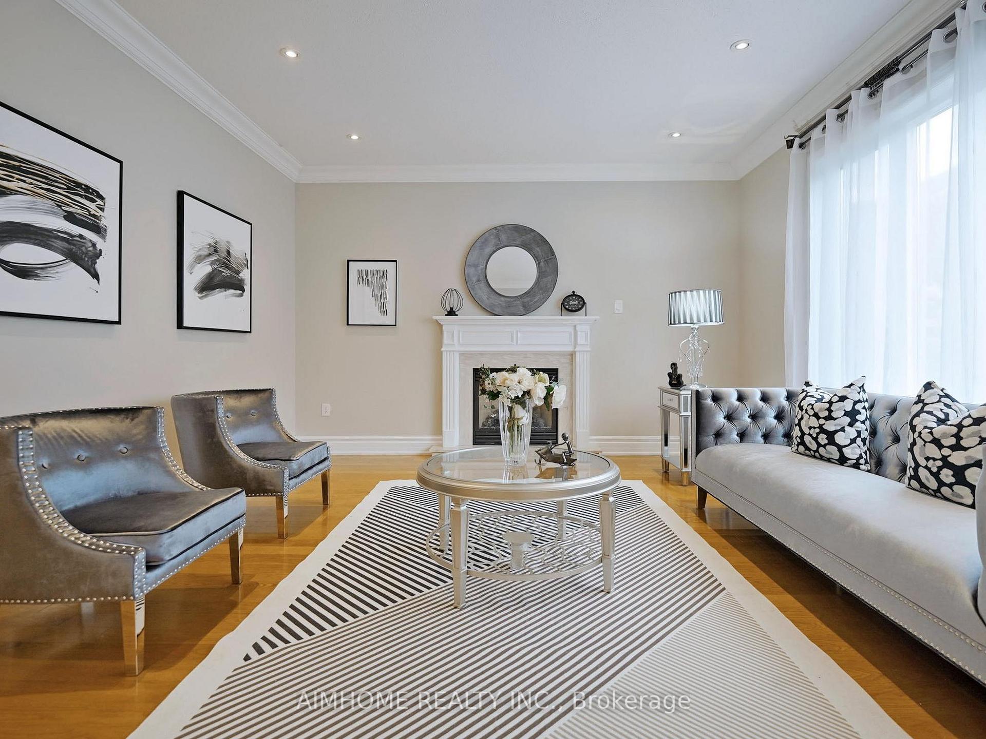 Photo 8 of 98 Ames Crescent, Aurora, Bayview Northeast — HOMEH