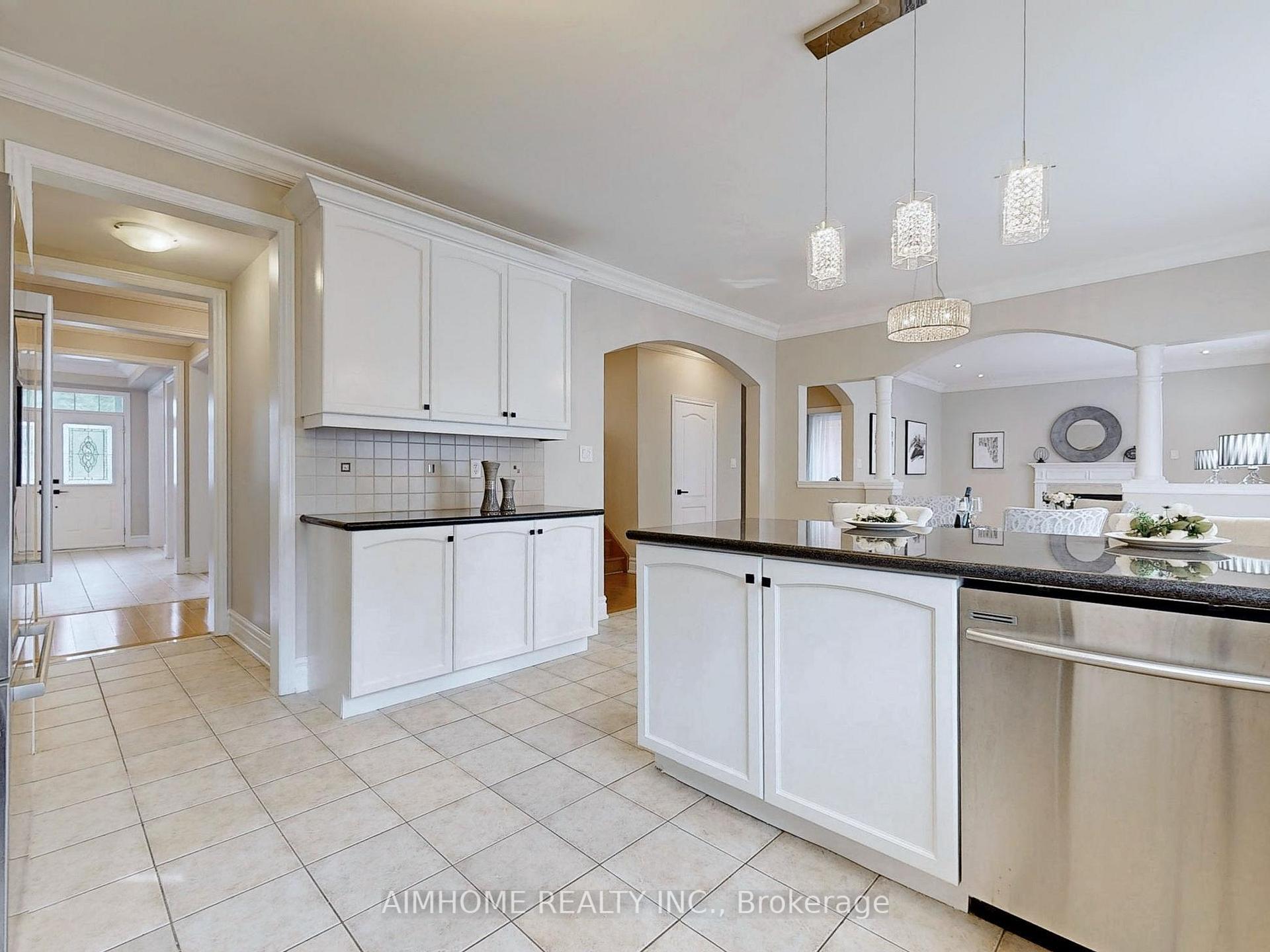Photo 14 of 98 Ames Crescent, Aurora, Bayview Northeast — HOMEH