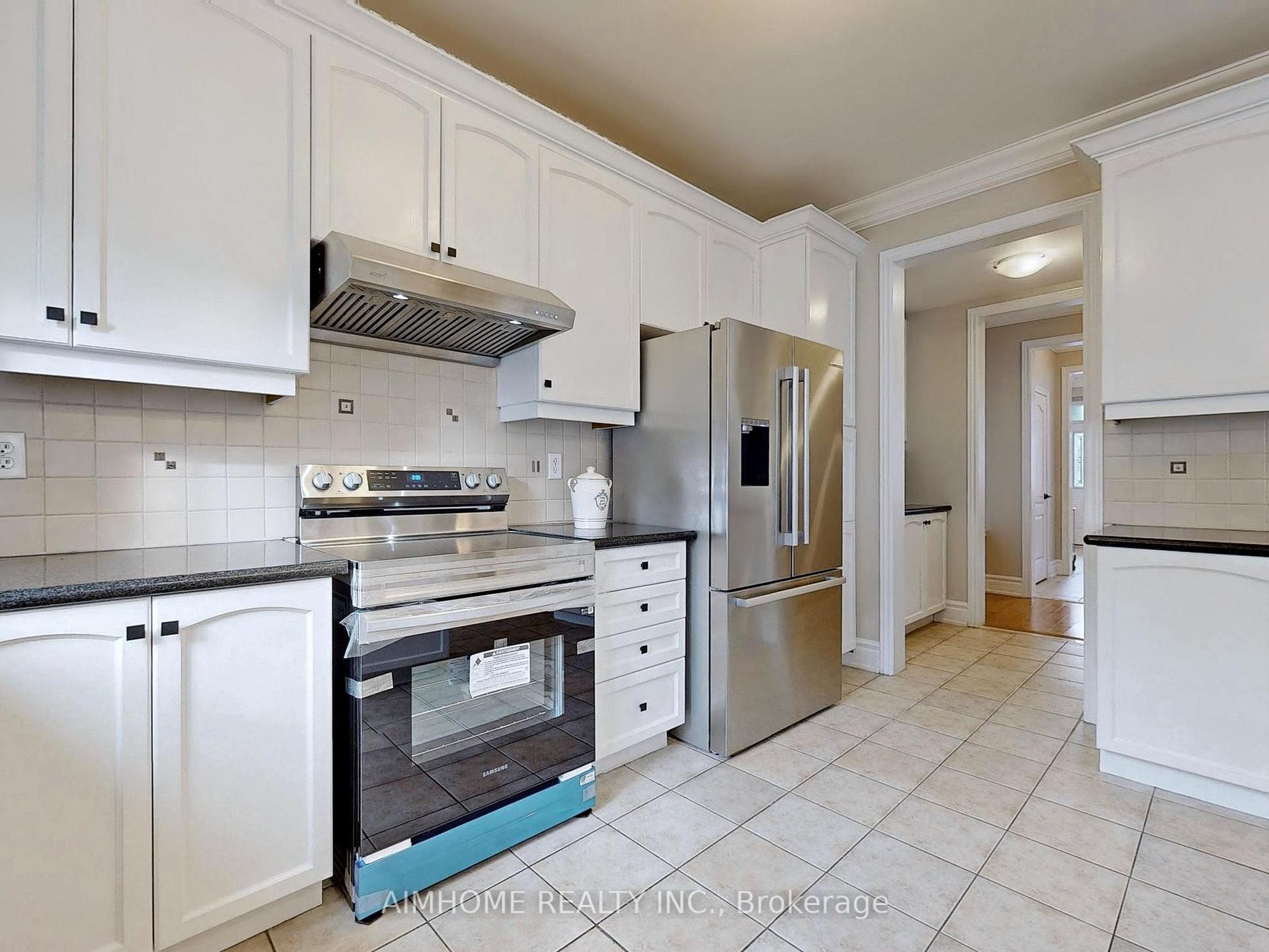 Photo 12 of 98 Ames Crescent, Aurora, Bayview Northeast — HOMEH