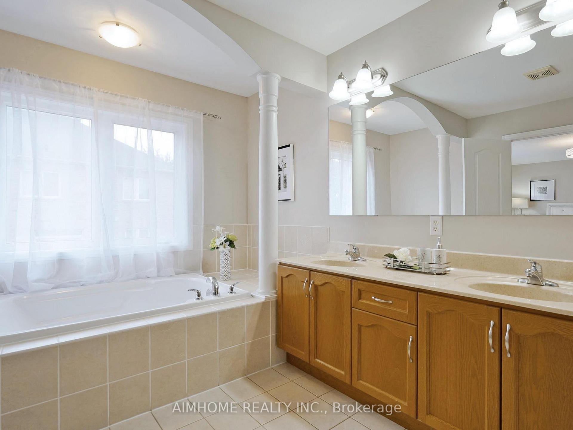 Photo 22 of 98 Ames Crescent, Aurora, Bayview Northeast — HOMEH