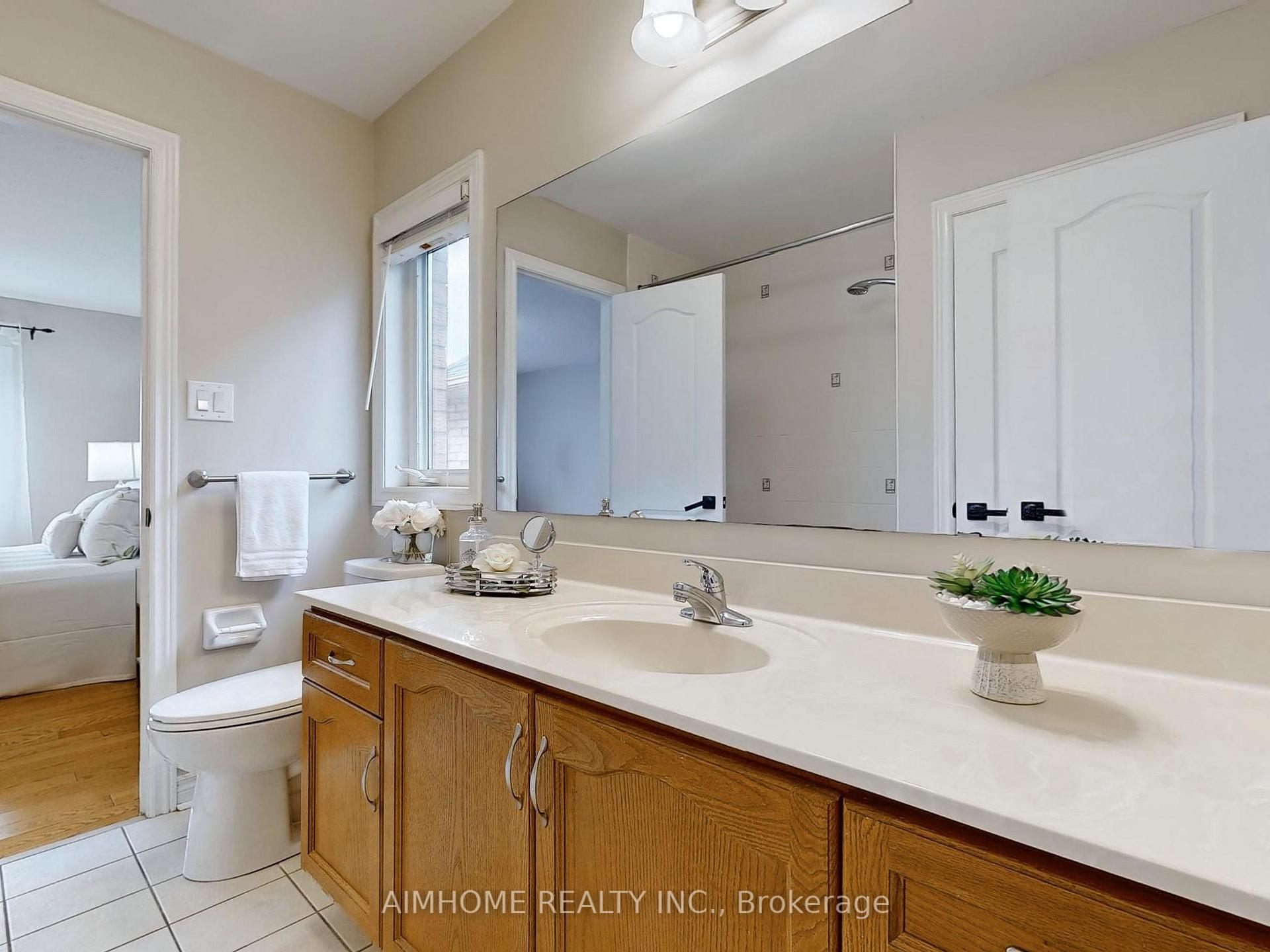 Photo 30 of 98 Ames Crescent, Aurora, Bayview Northeast — HOMEH