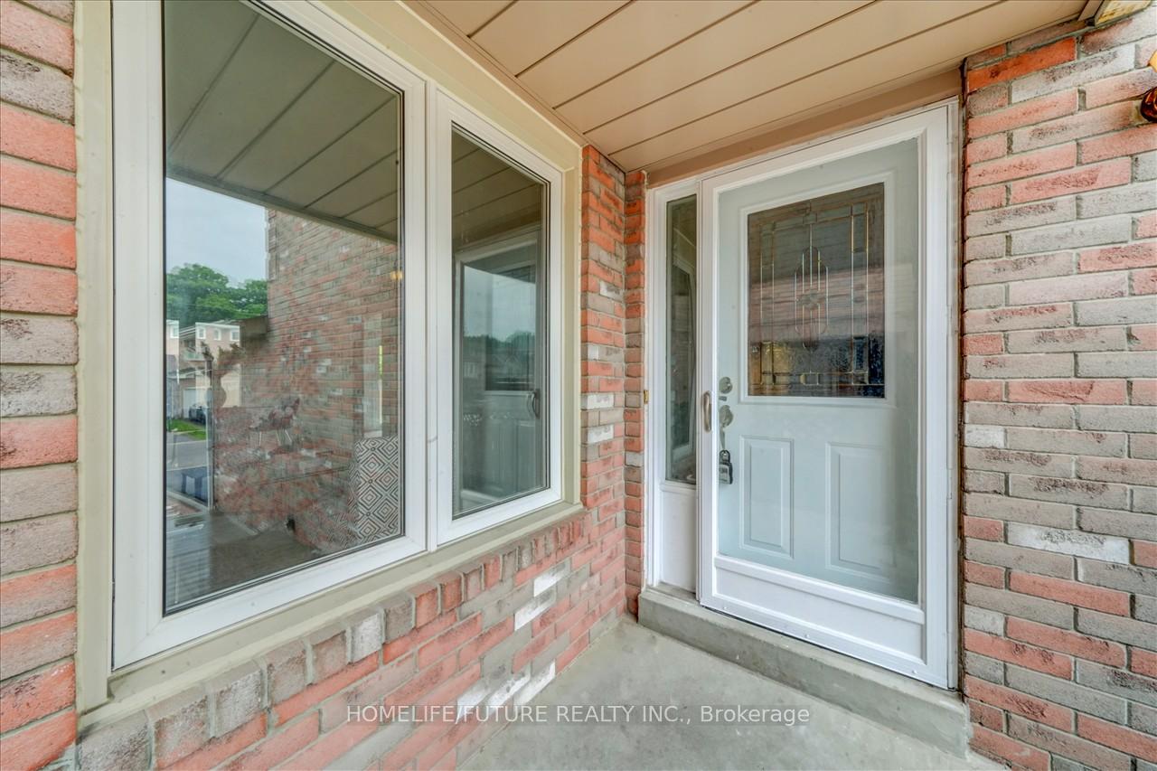 Photo 4 of 14 Knotty Pine Drive, Whitby, Williamsburg — HOMEH