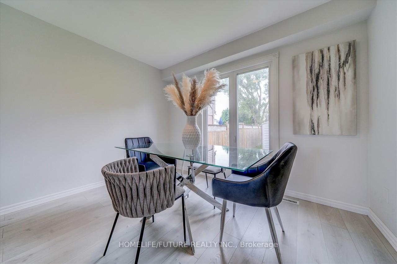 Photo 11 of 14 Knotty Pine Drive, Whitby, Williamsburg — HOMEH