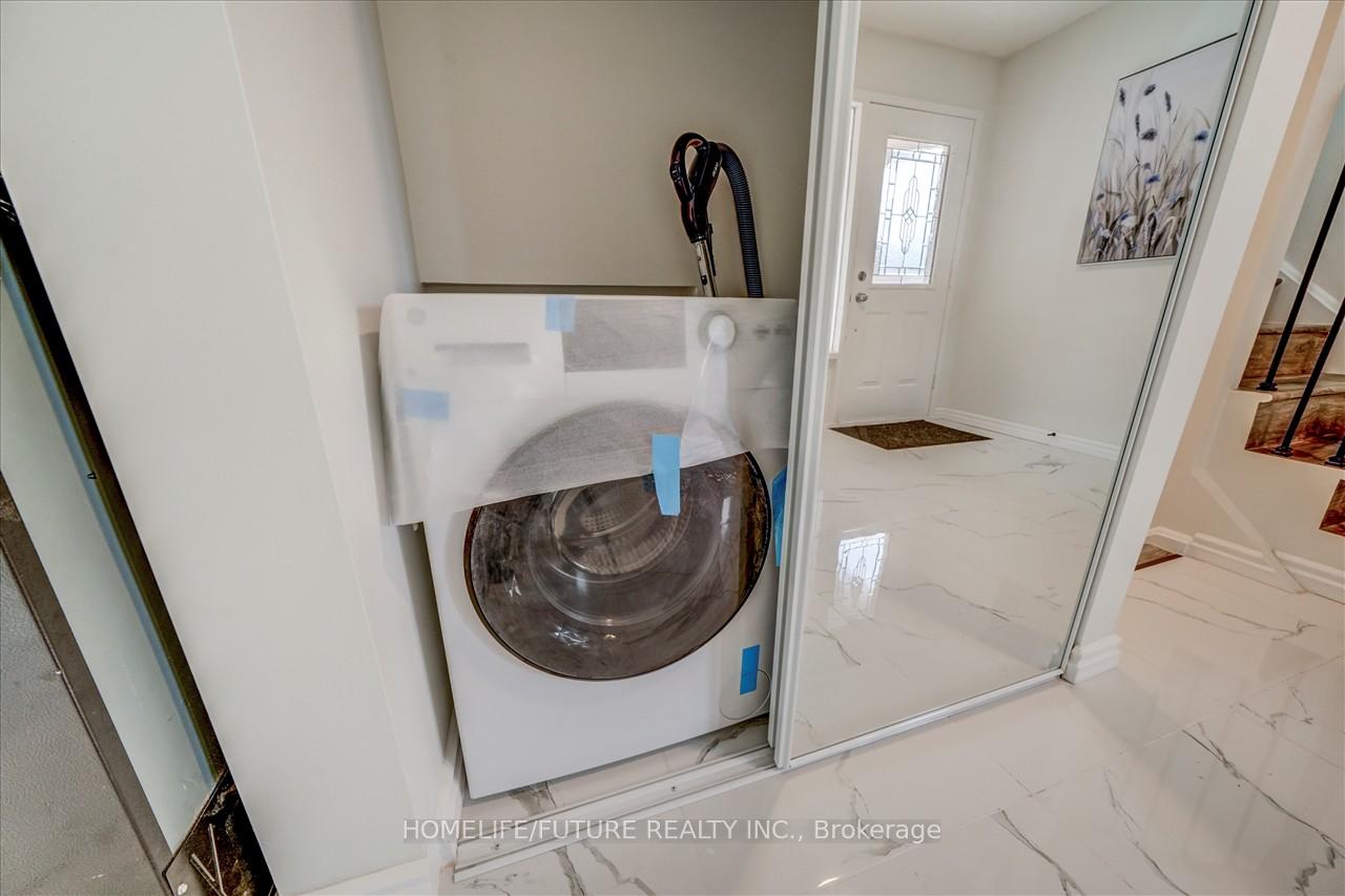 Photo 12 of 14 Knotty Pine Drive, Whitby, Williamsburg — HOMEH