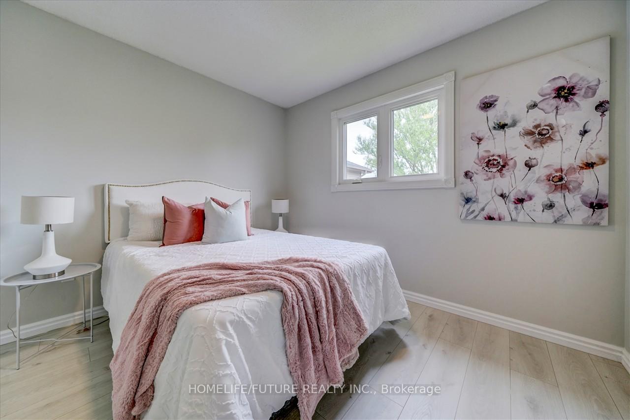 Photo 29 of 14 Knotty Pine Drive, Whitby, Williamsburg — HOMEH