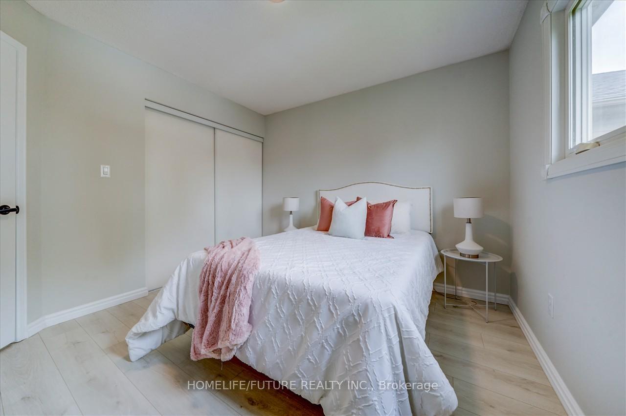 Photo 15 of 14 Knotty Pine Drive, Whitby, Williamsburg — HOMEH