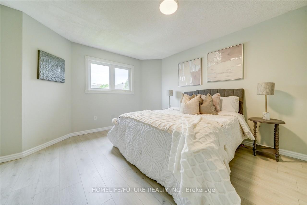 Photo 17 of 14 Knotty Pine Drive, Whitby, Williamsburg — HOMEH