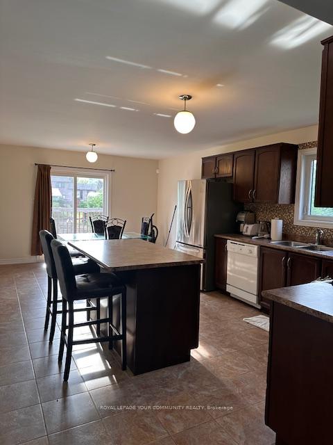Photo 5 of 423 Lake Drive S, Georgina, Keswick South — HOMEH