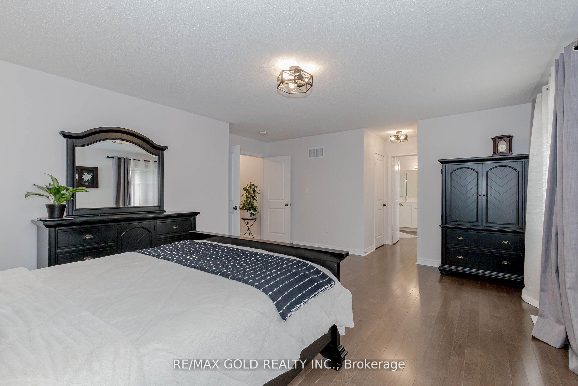 Photo 10 of 91 Goodsway Trail, Brampton, Northwest Brampton — HOMEH