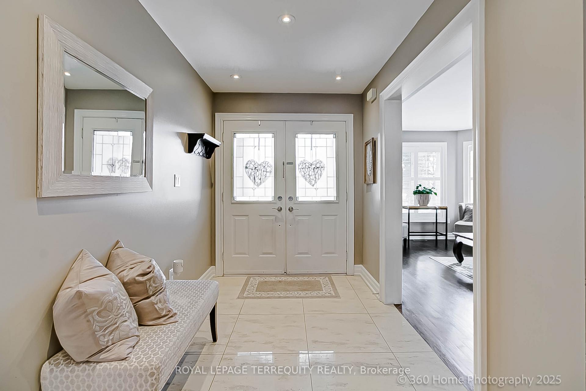 Photo 4 of 258 Landsbridge Street, Caledon, Bolton East — HOMEH