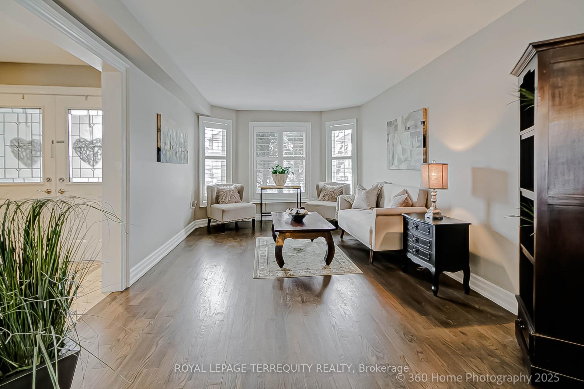 Photo 3 of 258 Landsbridge Street, Caledon, Bolton East — HOMEH