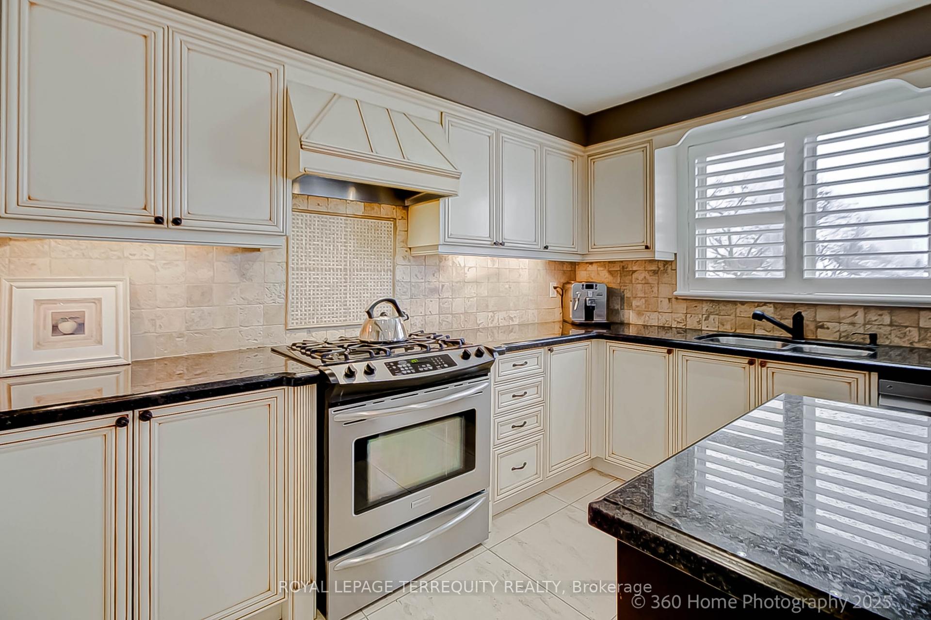 Photo 7 of 258 Landsbridge Street, Caledon, Bolton East — HOMEH