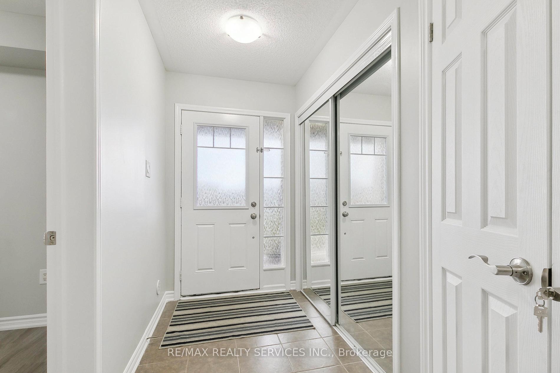 Photo 3 of 8 Toledo Lane, Brampton, Credit Valley — HOMEH