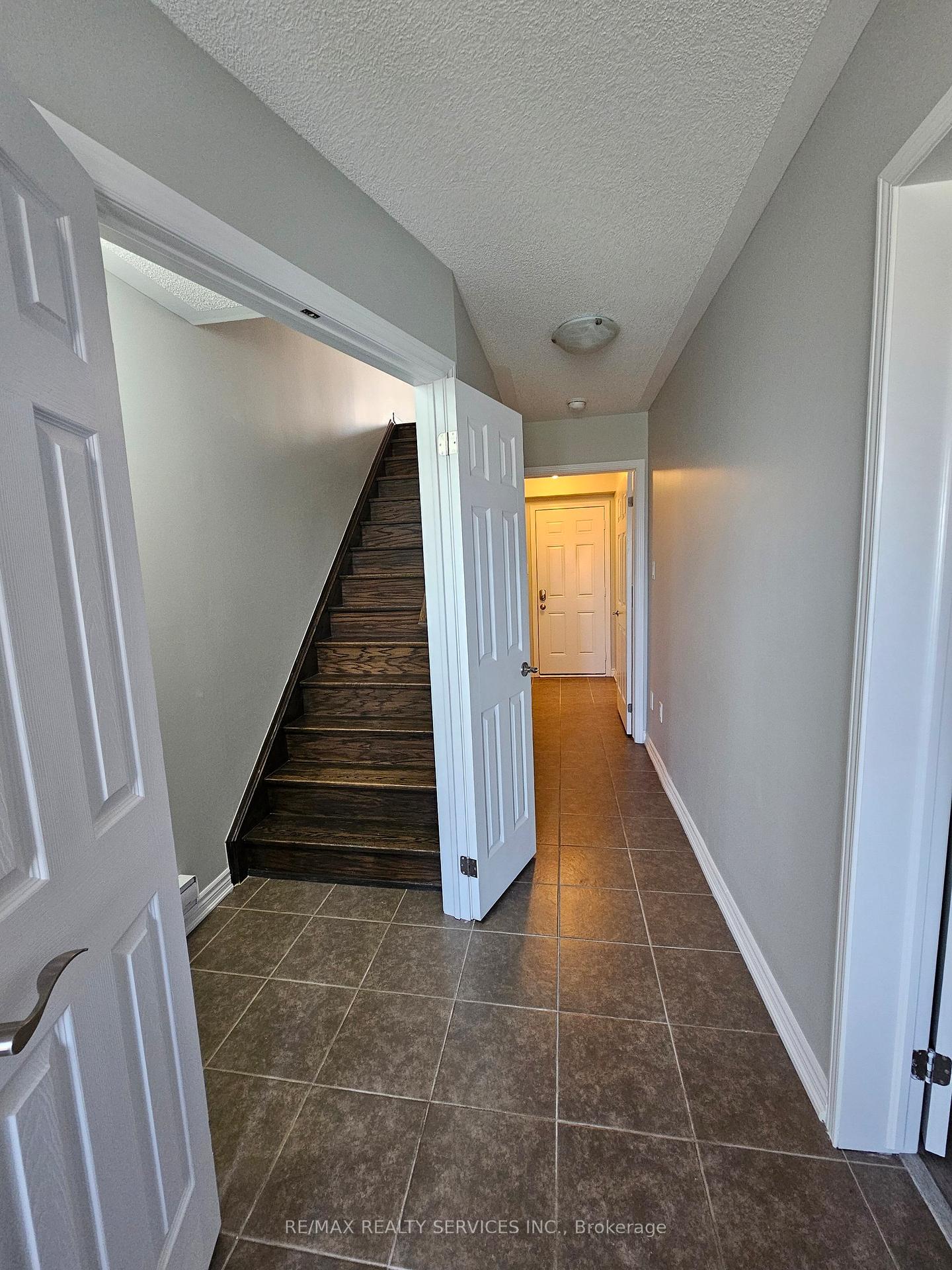 Photo 8 of 8 Toledo Lane, Brampton, Credit Valley — HOMEH
