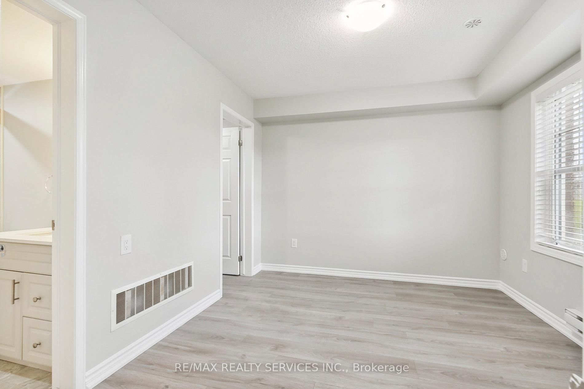 Photo 2 of 8 Toledo Lane, Brampton, Credit Valley — HOMEH
