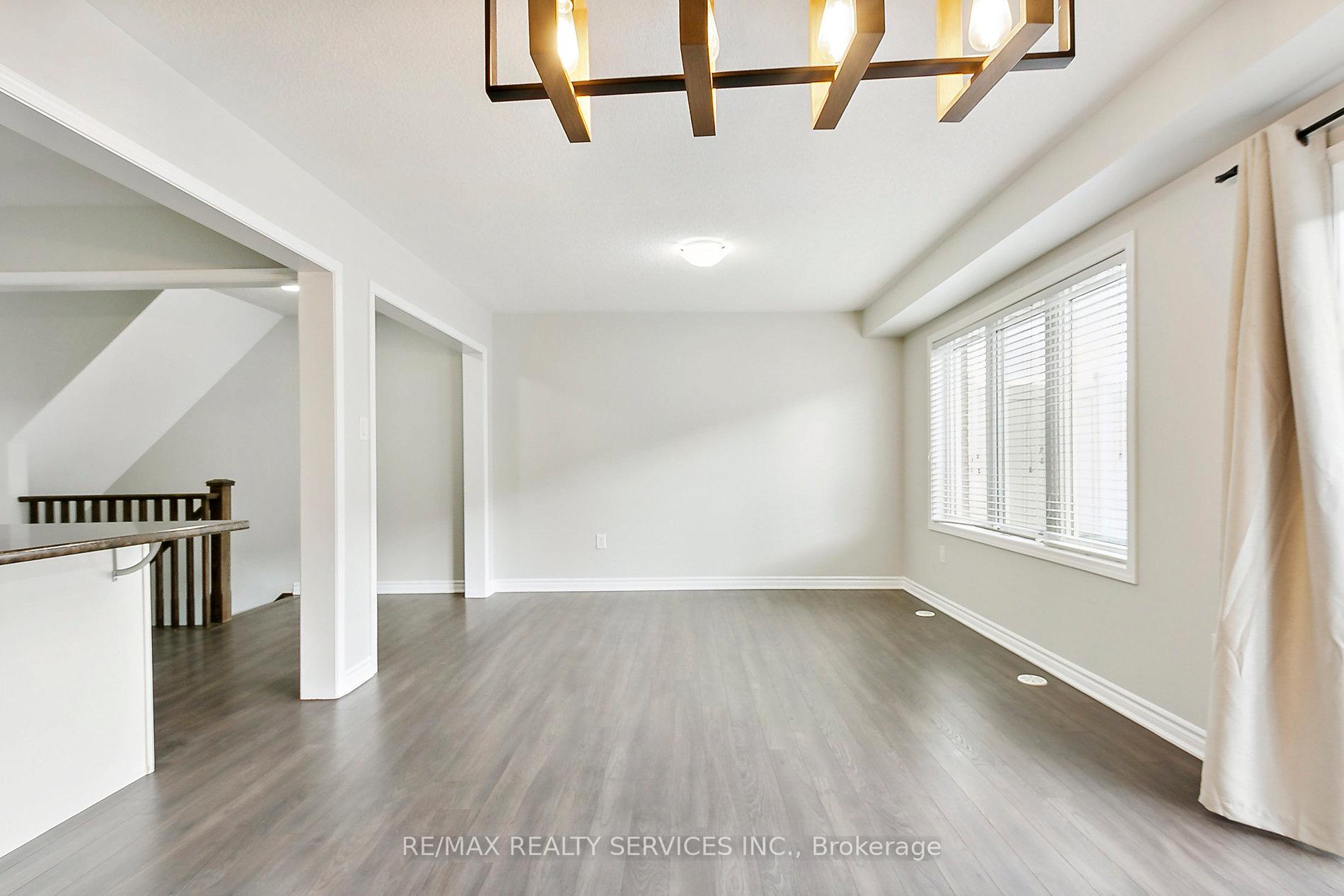 Photo 10 of 8 Toledo Lane, Brampton, Credit Valley — HOMEH