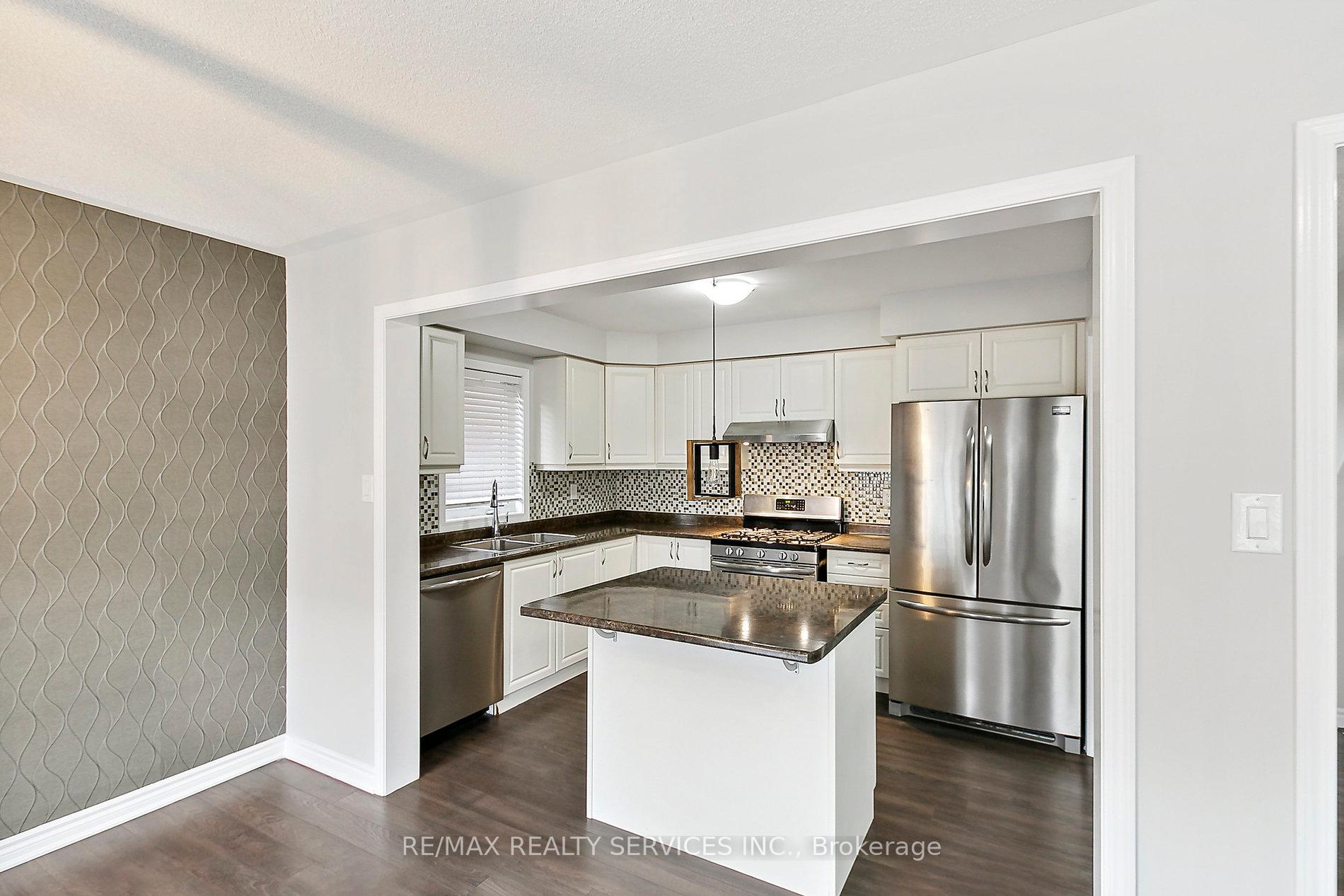 Photo 17 of 8 Toledo Lane, Brampton, Credit Valley — HOMEH