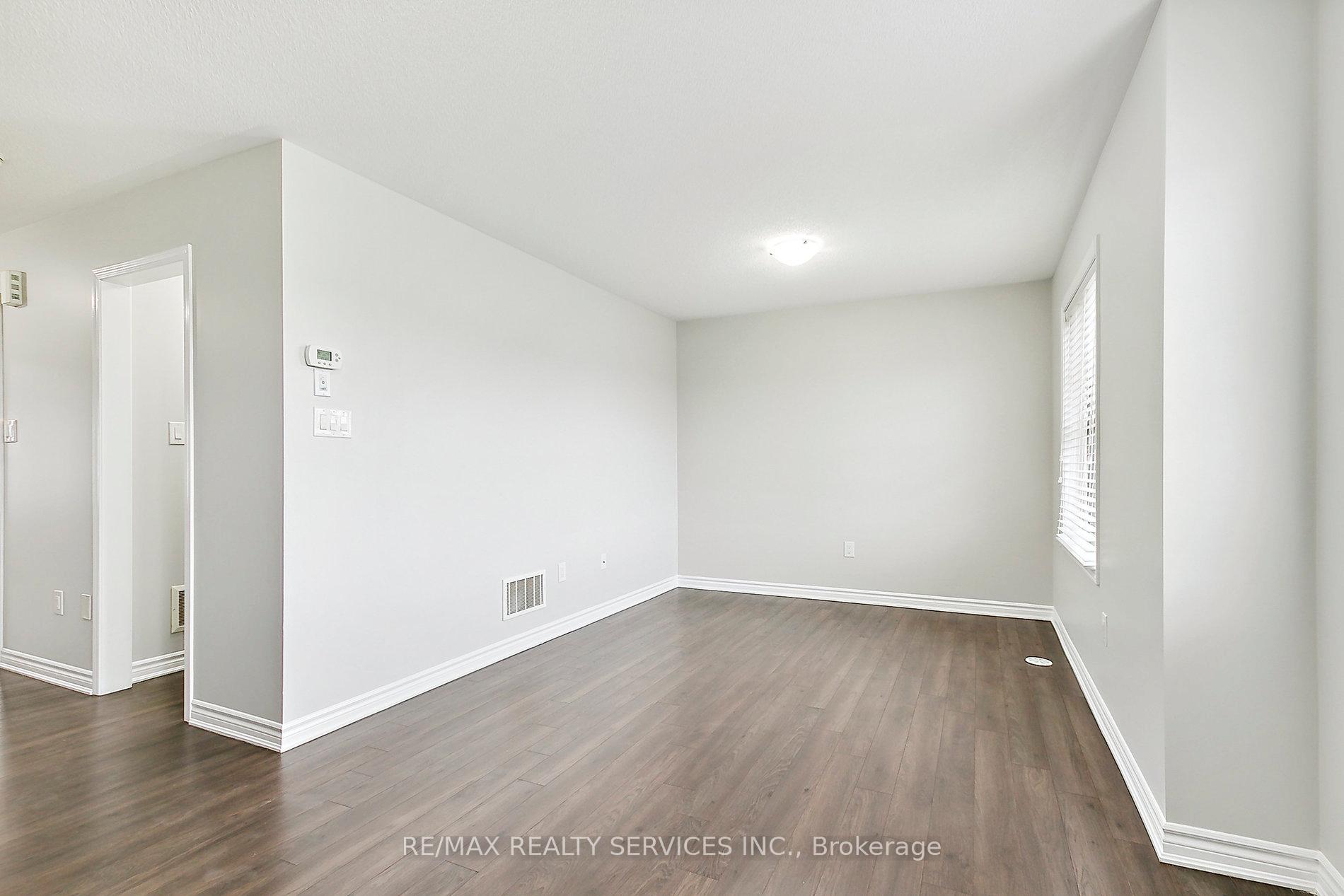 Photo 13 of 8 Toledo Lane, Brampton, Credit Valley — HOMEH