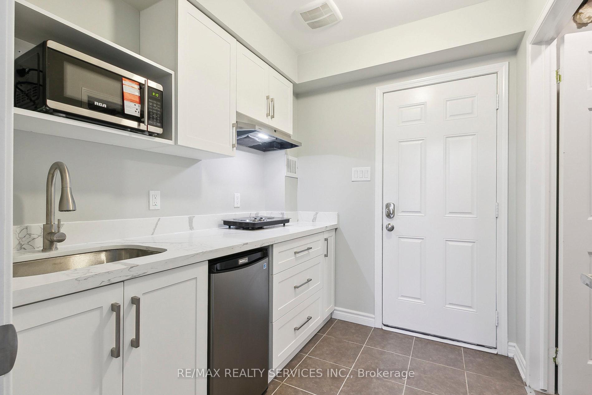 Photo 32 of 8 Toledo Lane, Brampton, Credit Valley — HOMEH