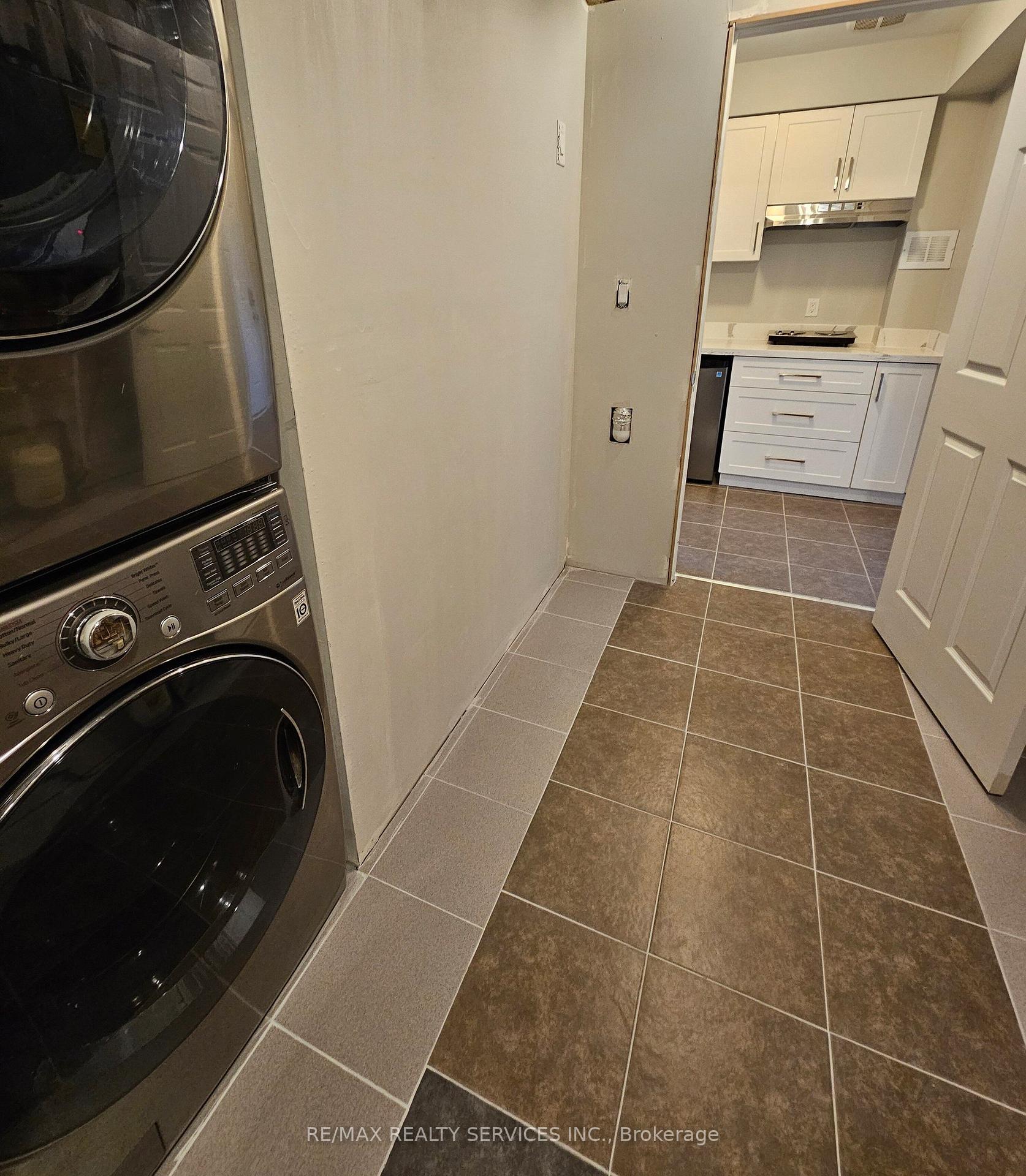 Photo 38 of 8 Toledo Lane, Brampton, Credit Valley — HOMEH