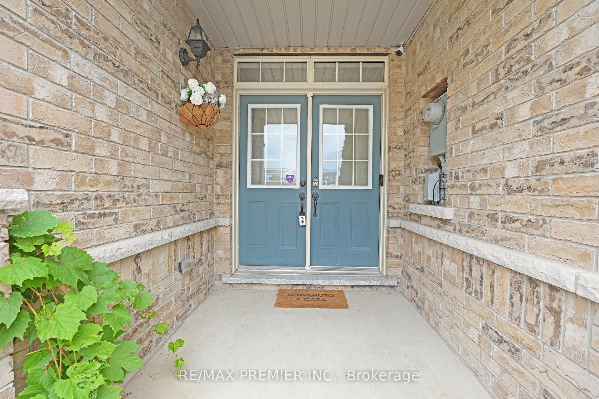 Photo 14 of 217 Barons Street, Vaughan, Kleinburg — HOMEH