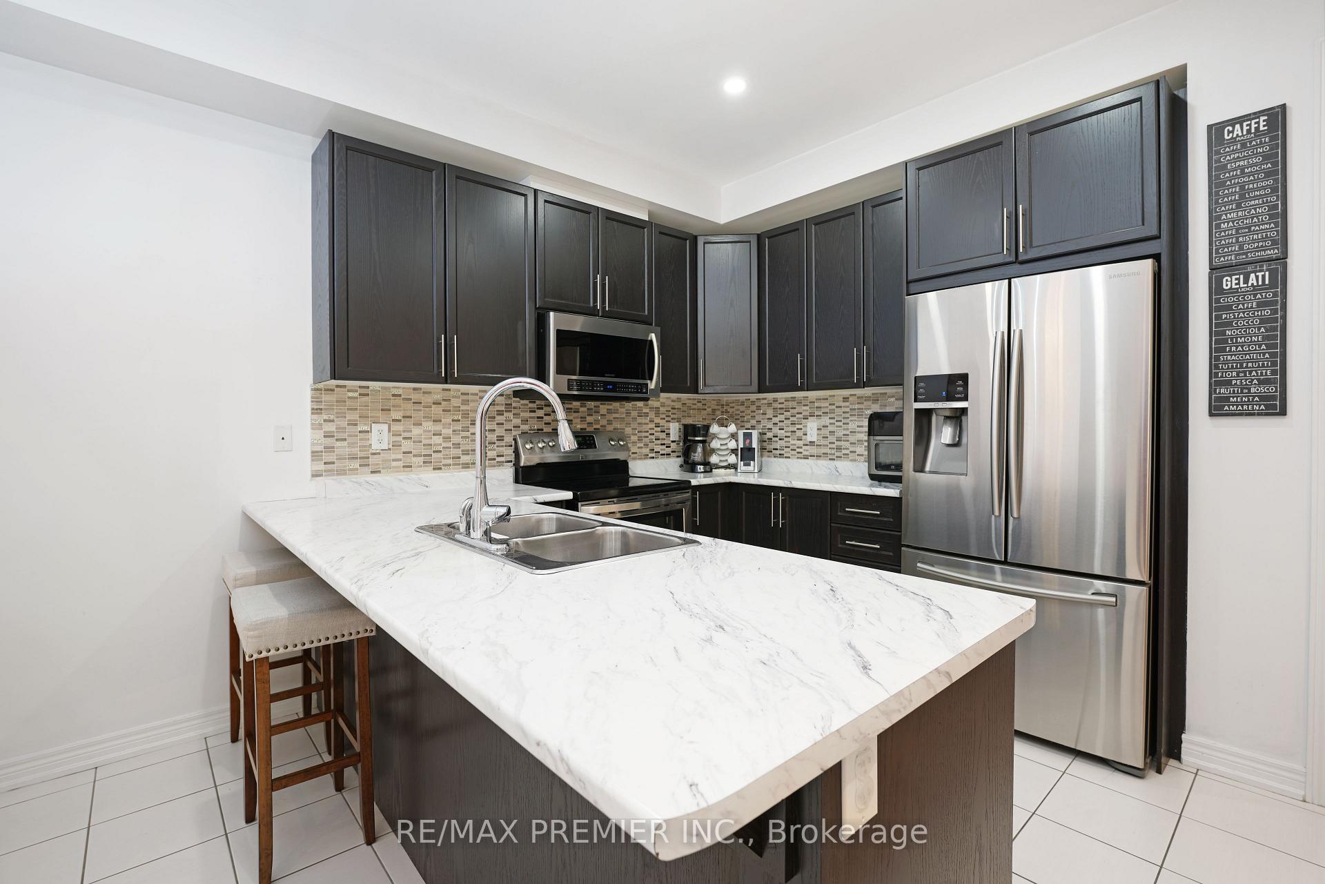 Photo 15 of 217 Barons Street, Vaughan, Kleinburg — HOMEH