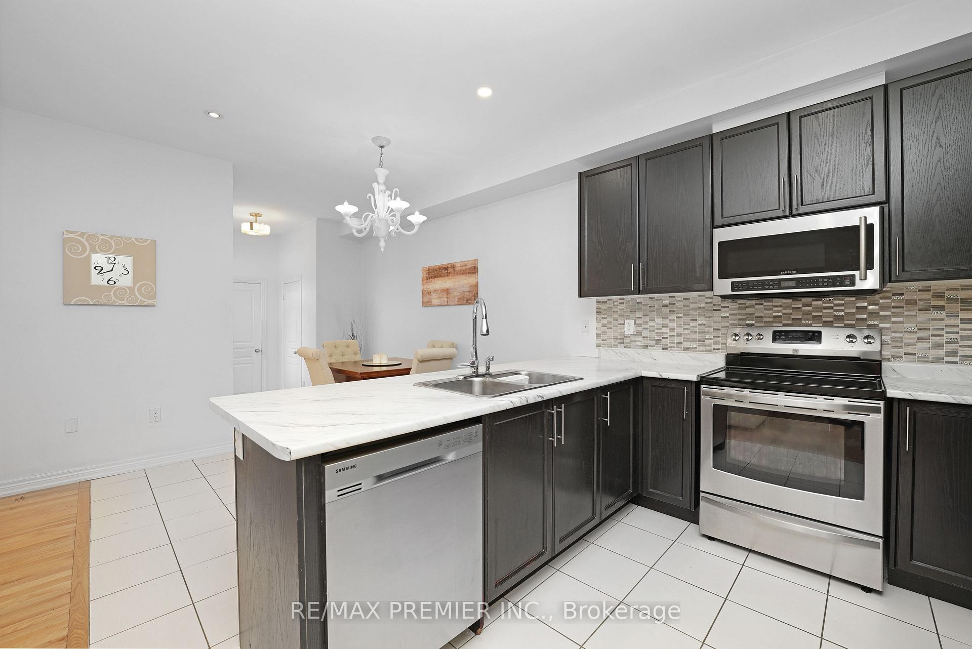Photo 4 of 217 Barons Street, Vaughan, Kleinburg — HOMEH