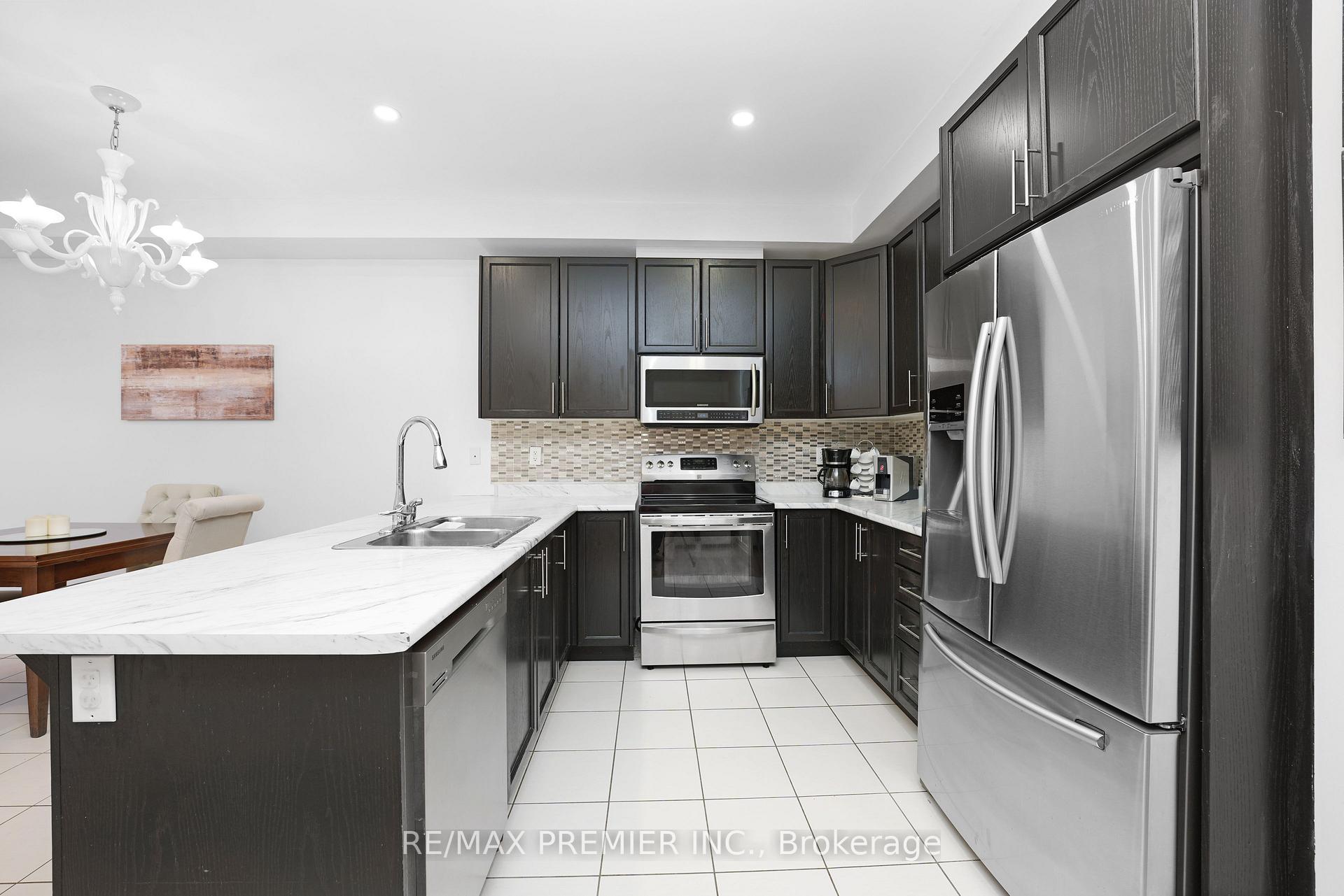 Photo 2 of 217 Barons Street, Vaughan, Kleinburg — HOMEH