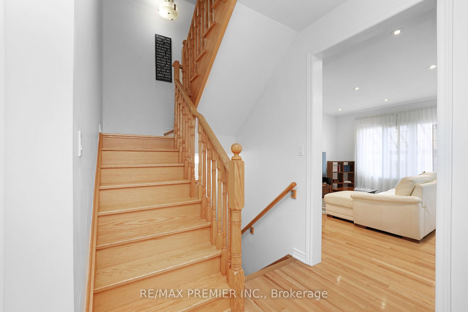 Photo 19 of 217 Barons Street, Vaughan, Kleinburg — HOMEH