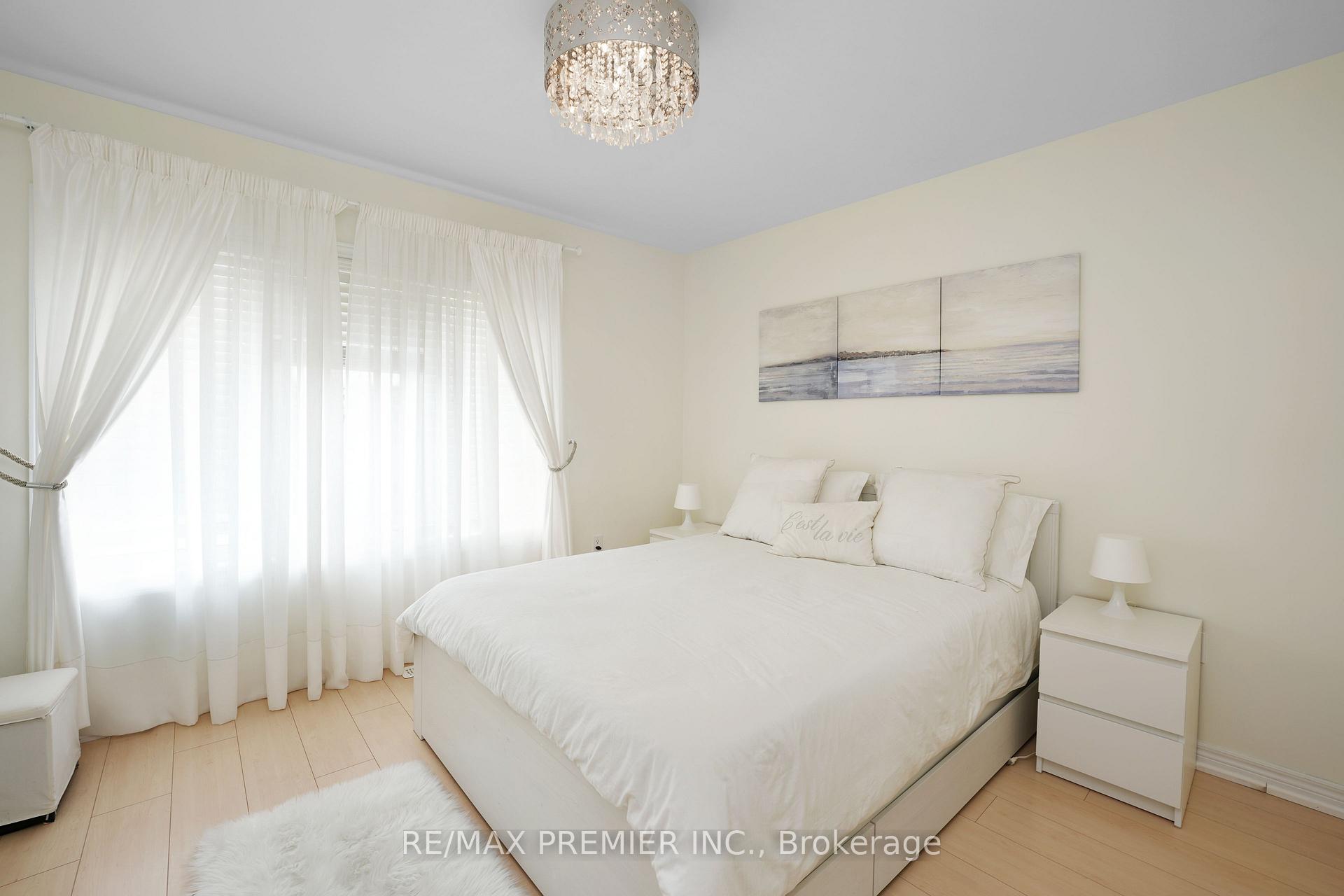 Photo 11 of 217 Barons Street, Vaughan, Kleinburg — HOMEH
