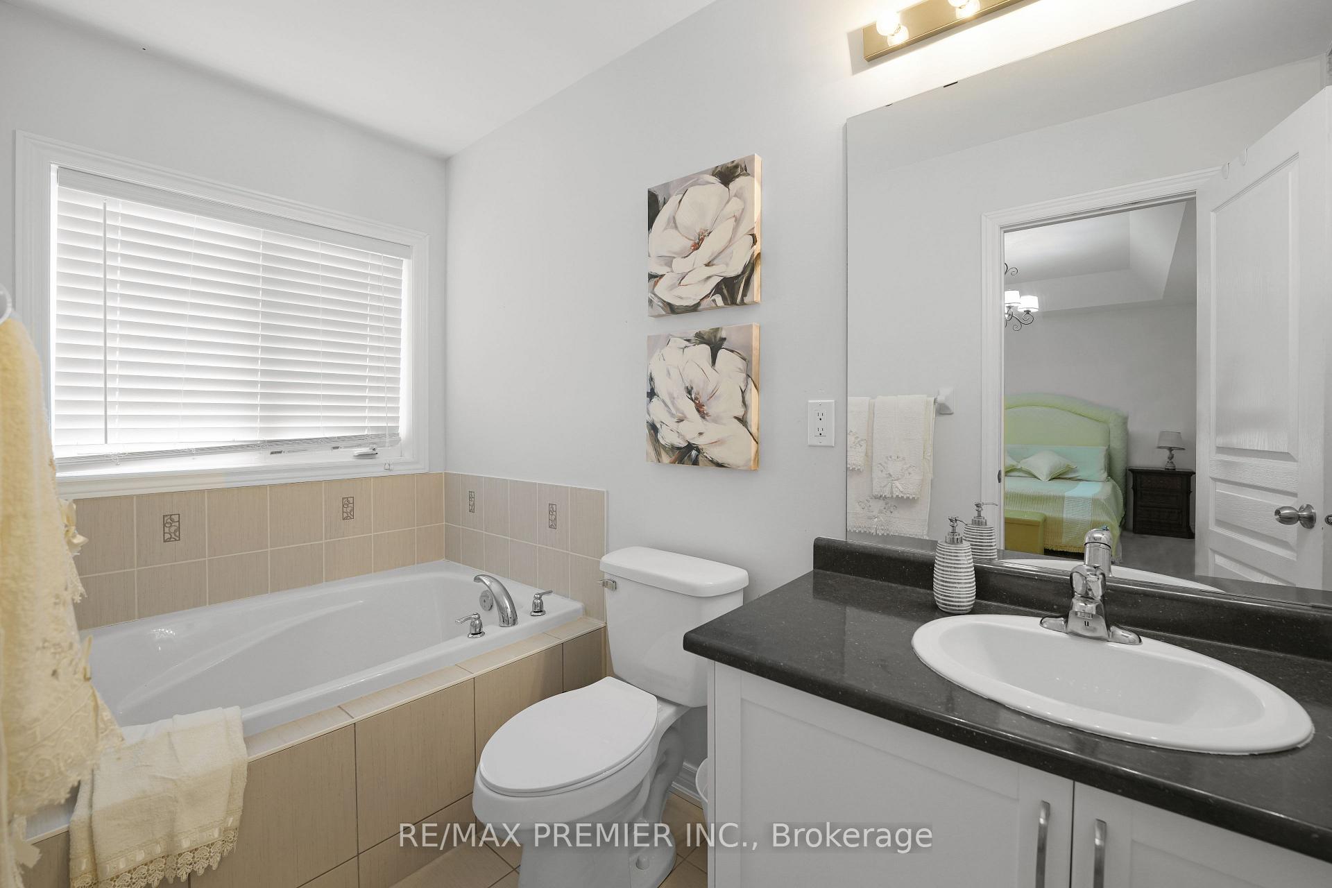 Photo 17 of 217 Barons Street, Vaughan, Kleinburg — HOMEH
